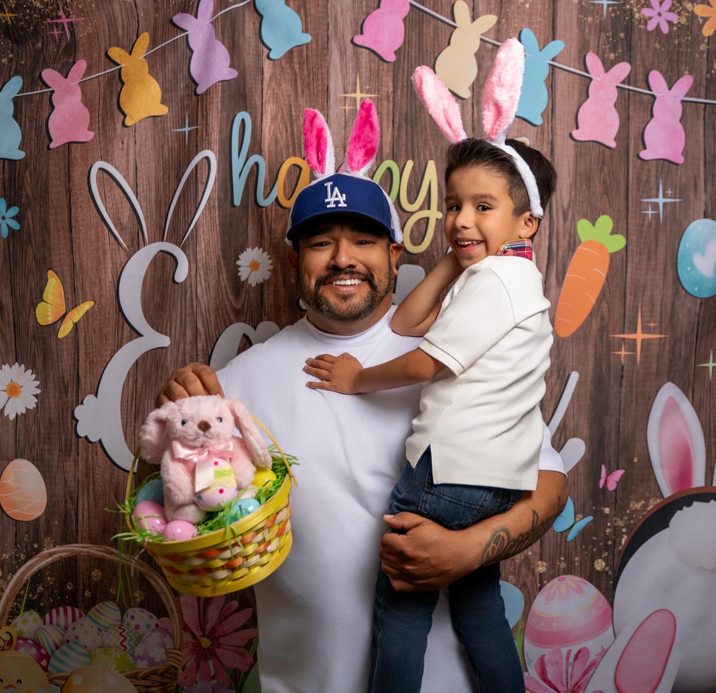 Chillin’ with my peeps and making egg-cellent memories! 🐥📸
#Easter #EasterBunny #HappyEaster #Spring #EasterEggs #EasterDecor #Bunny #Love #Handmade #Chocolate #EasterSunday #Family #EasterBasket #EasterWeekend #GoodFriday #Jesus #Food #Art #Eggs #Cute