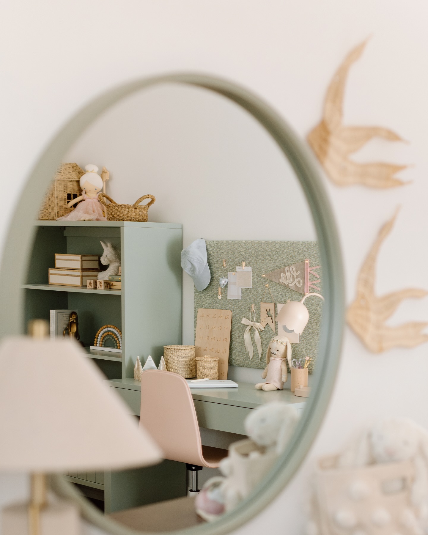 Thank you for all your messages! It’s been a wild ride - but overall I thank God for His safety, and still blown away by the lack of property damage. We’re in cleanup mode now but making some good progress.
To all my clients - thank you for being patient with me this week🙏🏼
Can’t wait to share new projects with you, in the mean time here’s another sneak peek. Got a lot of shoots coming up this month as well so stay tuned!
Project: Pink-ing of you 💭
📷: @elzaphotographie