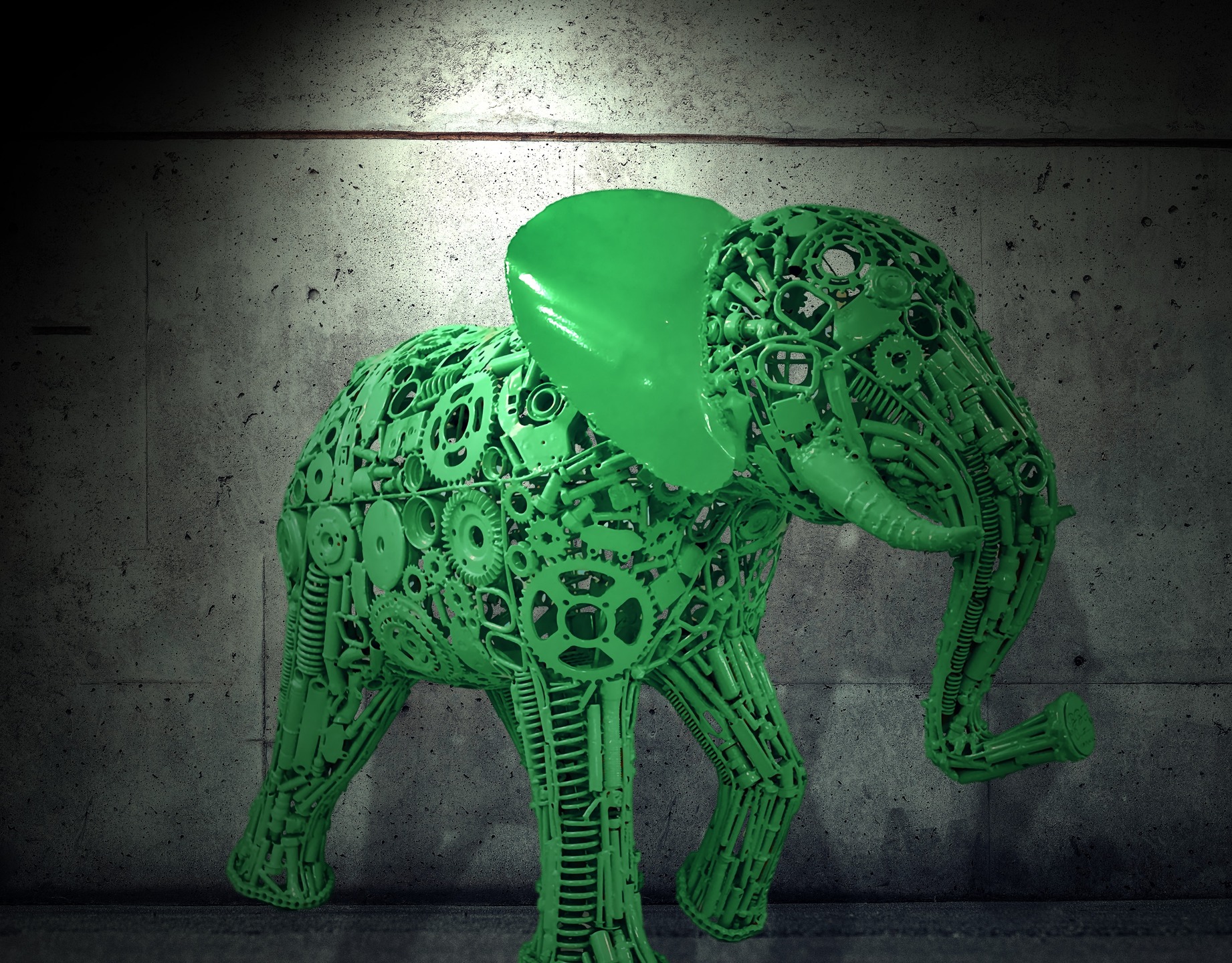 Adoptez cet adorable éléphanteau. Une œuvre d'art unique, fabriquée à la main à partir de matériaux recyclés.
Chaque œuvre est méticuleusement assemblée à la main, garantissant une finition parfaite dans les moindres détails. Cette œuvre est un ajout captivant à tout espace de vie, intérieur ou extérieur.
Ce qui distingue notre œuvre, c'est la personnalisation : elles peuvent être peintes de la couleur de votre choix, vous permettant de créer une œuvre d'art unique et personnalisée qui s'harmonisera parfaitement avec votre décoration intérieure et extérieure. Que vous préfériez une teinte vive et audacieuse ou un ton doux et apaisant, l'œuvre s'adapte à votre style et à vos goûts. Apportez une touche d'élégance et de durabilité à votre espace avec cette œuvre d'art emblématique qui incarne la créativité, le savoir-faire artisanal et le design éco-responsable.