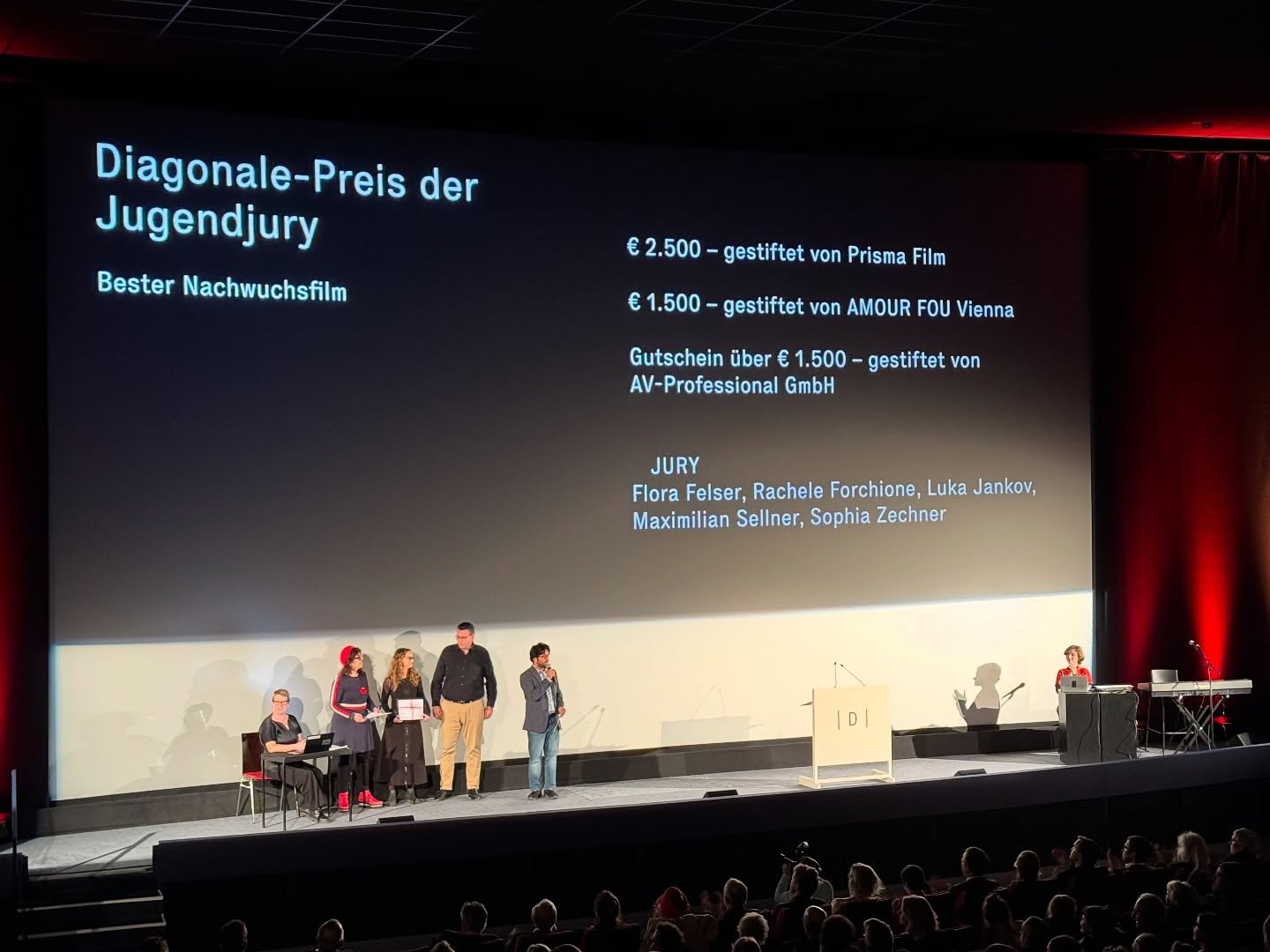 In diesem Jahr durften wir wieder bei der @diagonale_at die Preisverleihung beteuern.
Mit @_basquel_