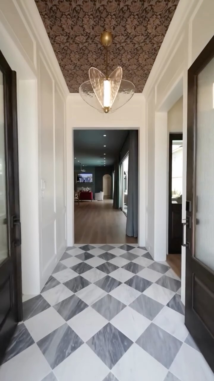 Finished up this beauty recently! Such a fun project. New build custom home in the heart of the historic district of Houston, TX with @northstonebuilders