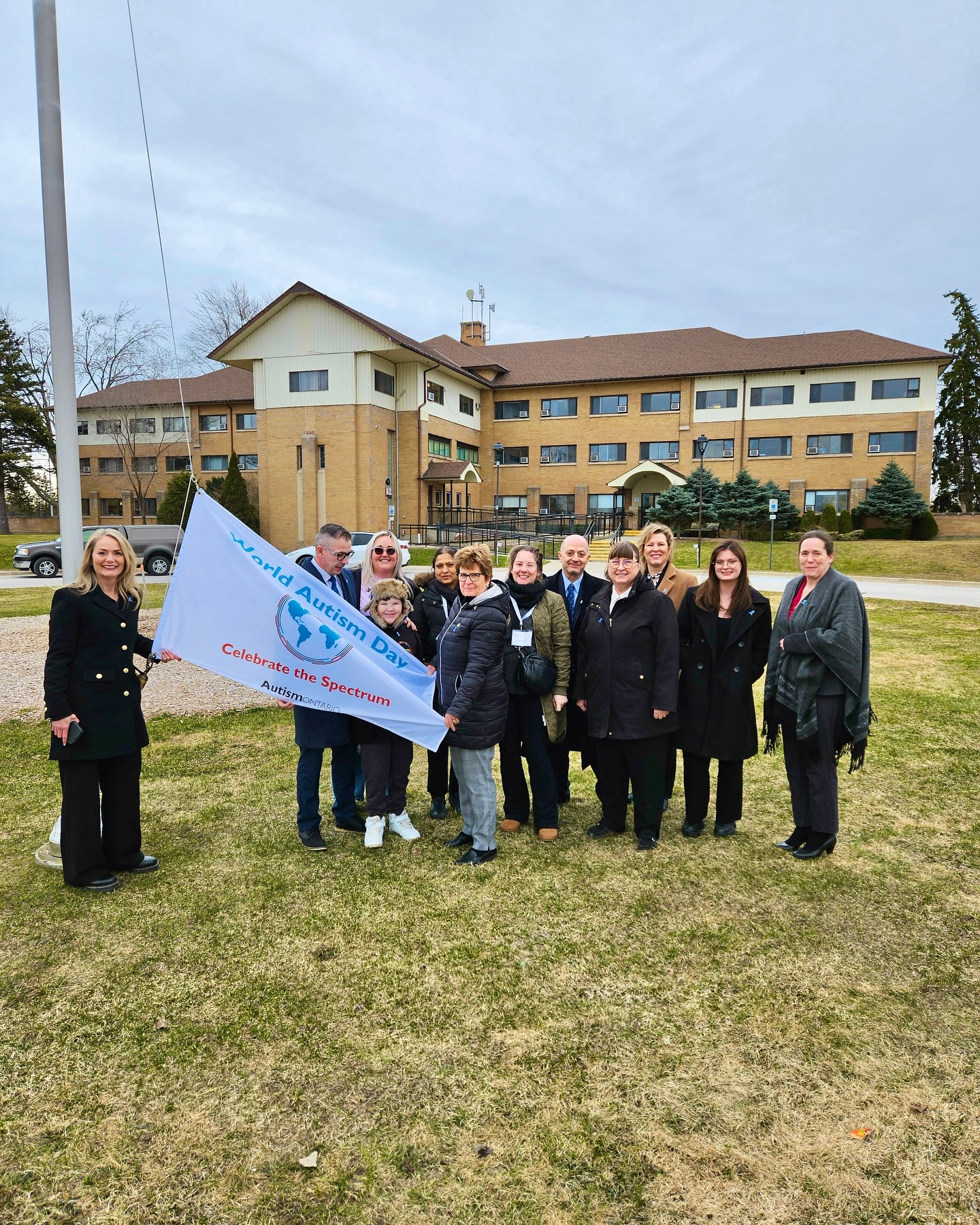 Today, April 2nd, marks World Autism Awareness Day, and our hearts are full after this morning’s flag raising at the Town of Georgina Civic Centre.
Autism Unplugged Learning Centre was proud to be part of this special event alongside Autism Ontario, as we came together to raise awareness, show support, and celebrate the strength and diversity within the autism community.
We are so grateful to the Town of Georgina for their continued commitment and support. Events like these send a powerful message of inclusion and acceptance—not just today, but every day.
Let’s keep the momentum going as we head into Autism Awareness Month. Together, we can build a more understanding and inclusive world.
#AutismAwarenessDay #WorldAutismDay #AutismUnplugged #AutismOntario #GeorginaSupportsAutism #InclusionMatters ##ShopLocalGeorgina #Keswick #sutton #pefferlaw #LoveLocalGeorgina #georgina #DiscoverGeorgina @townofgeorgina @autismontario