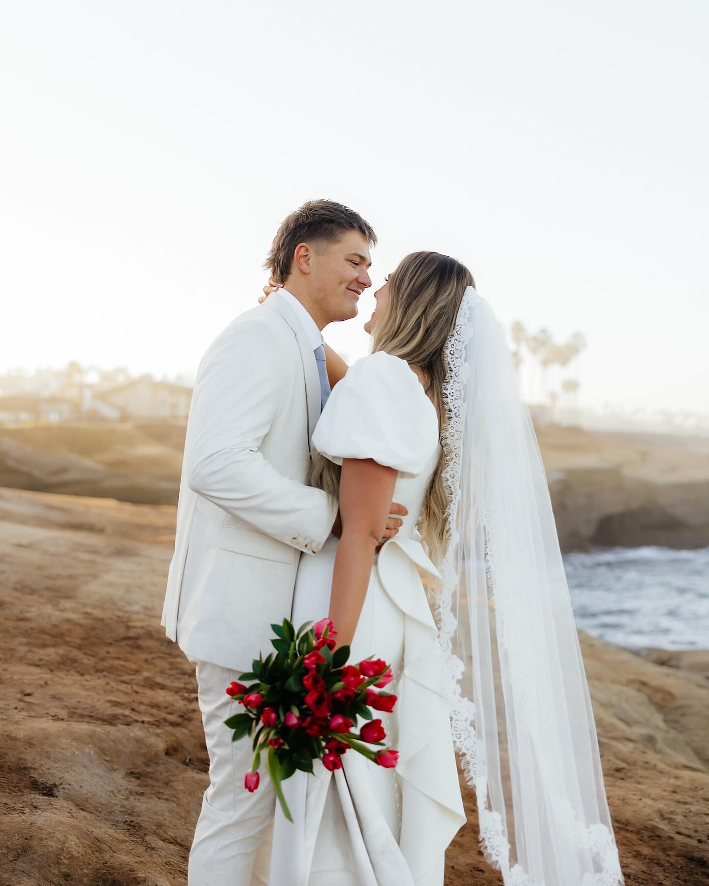 Sunrises by the beach just hit different 🌊