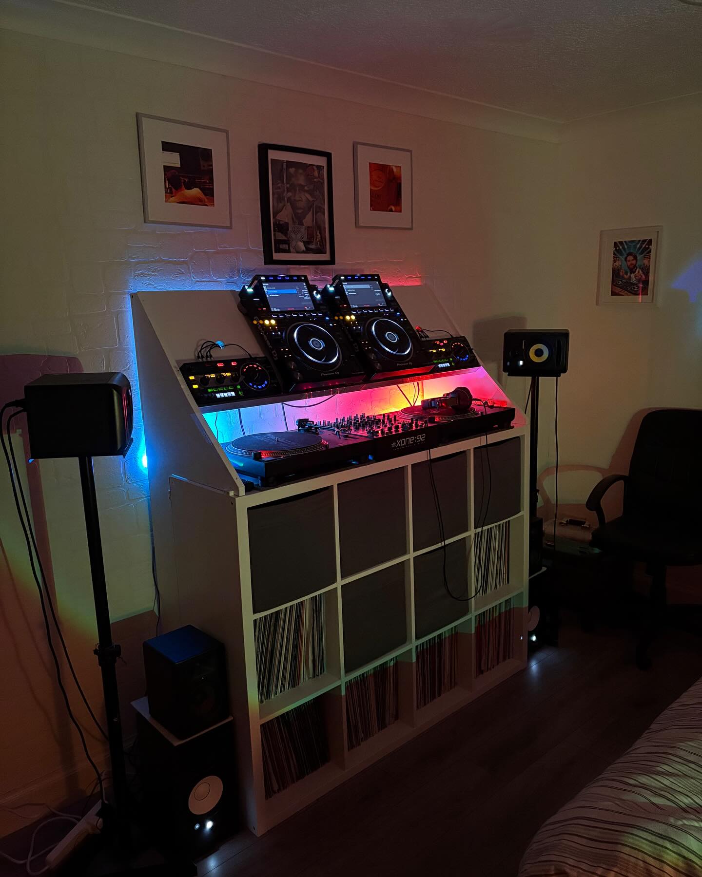Setup by @prinzel_dj 🔝
👉🏼 Follow @doyouspin for more
👉🏼 Follow @doyouspin for more
👉🏼 Follow @doyouspin for more
DM for submission & Email for promotion 📩
#rotarymixer #technics #djsetup #vinyldj #rominimal #classicdj #classicmixer #boutiqemixer #hifi #audiophile #hifidj #djlife #vinyljunkie #vinyladdict #technics1210 #sl1200 #doyouspin #djdesk #djbooth #listeningbar #recordstore #vinylonly #djculture