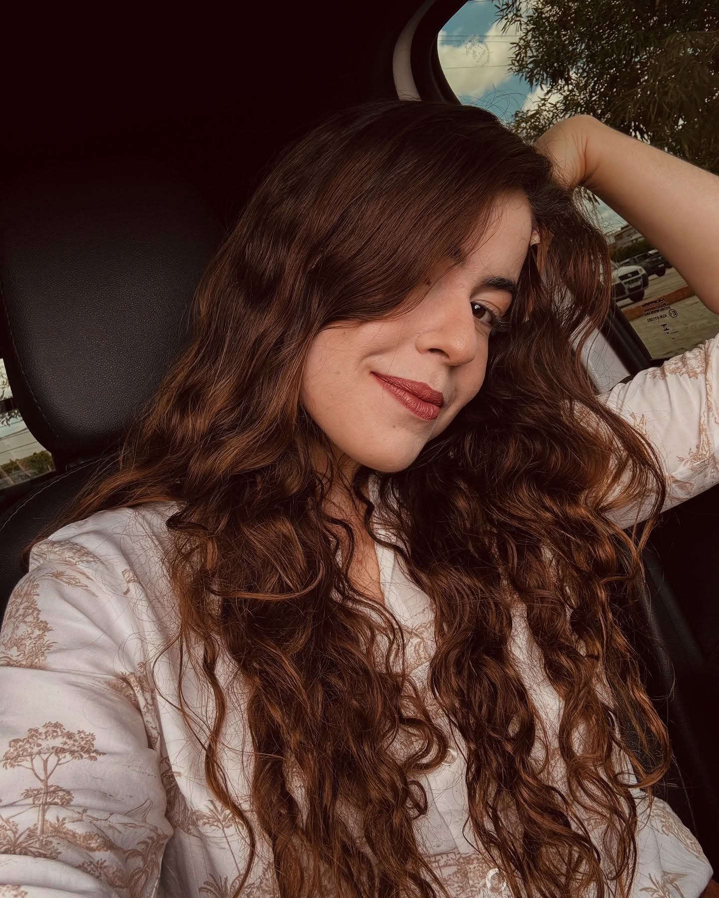 Março foi massa! 🍊
1) Pausa pra foto antes de ir almoçar no gigante da moda
2) Lookinho babadeiro
3) Captação em loja
4) 1º sessão de um novo projeto
5) Retorno da Suany professora
6) Campanha em estúdio
7) Primeira vez comendo crossaint
8) Reencontro das Citrus Girls
9) Nosso caderninho de anotações rodando por aí
10) Atividade pra turma de Stop Motion, um tanto nostálgico
11) Reunião de alinhamento
12) Nova lugar, nova parceria
13) Close no look
14) Reunião de toda segunda
15) Finalmente terminando o livro Marketing 5.0
16) Parada pra foto no espelho mais chique no Moda Center
17) Como conhecer Suany em algumas linhas