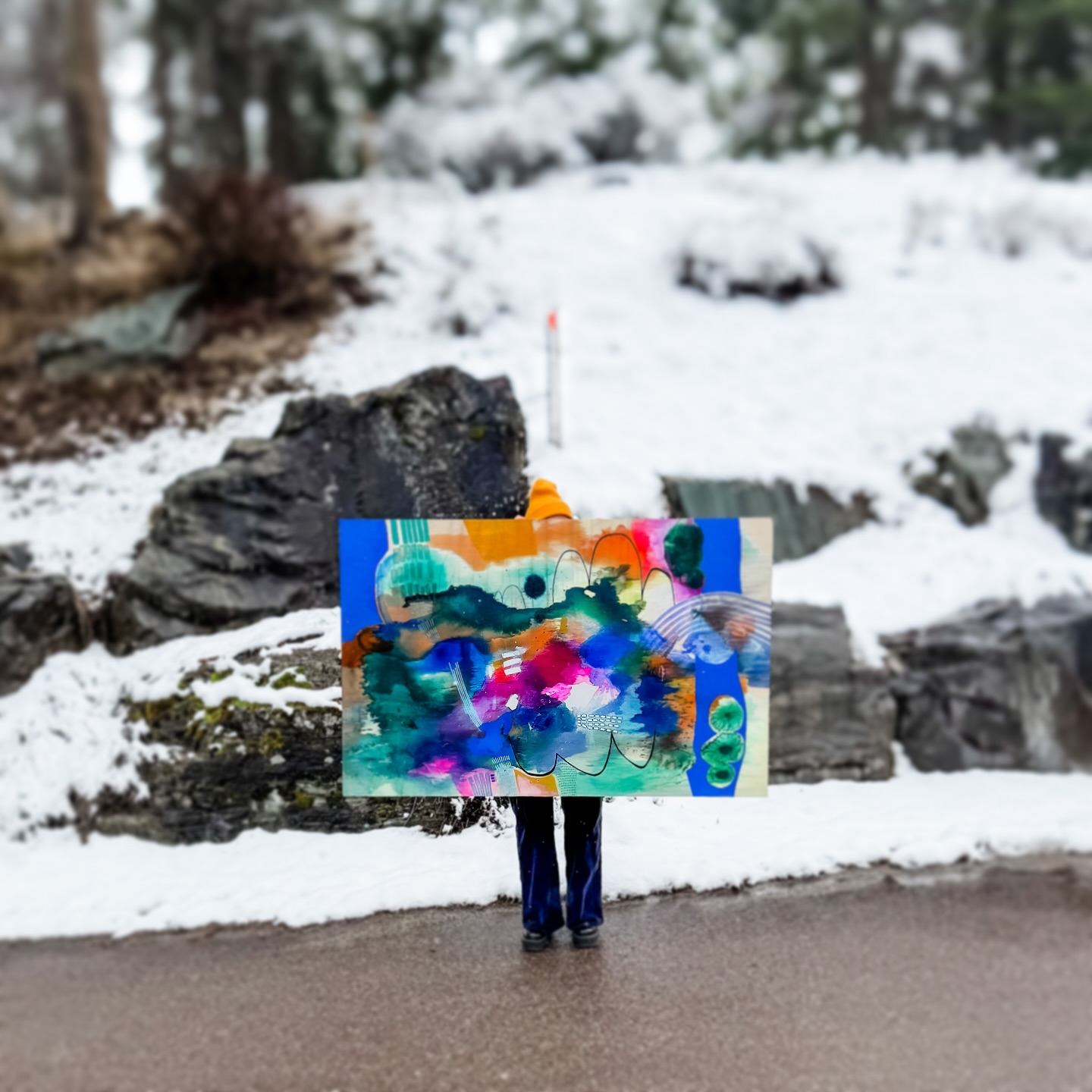 No one knows what it means, but it’s provocative.
While we love all things western we think adding some spice with vibrant colors can bring a perfect touch of contemporary. @jesshopecurran has such a unique painting process and we are fortunate to get some custom pieces for the showroom from her!
This big a$$ painting is a 60x40 on birch and we are obsessed!
#westernchic #customart #feedanartistbuyart #sayyestocolor #interiordesign #interiordecor #whitefishartist #flatheadvalleyartist #strongholddesign