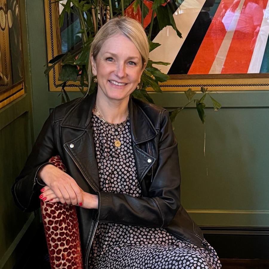 As we step into a fresh week (and almost a new month!), we wanted to take a moment to reintroduce ourselves! đ
Meet Michelle, our Director of Client Services! Sheâs the mastermind behind logistics, making sure every project runs smoothly and every detail falls into place.
Weâre here to bring your vision to lifeâblending creativity with strategy to design spaces that feel just right. Whether youâre dreaming of a full transformation or a few thoughtful updates, weâre ready to make it happen!
#interiordesign #inutiinteriors #designer #interiordesigner #homedesign #inspiration #business #interiordesignercotswolds #interiordesignerbristol