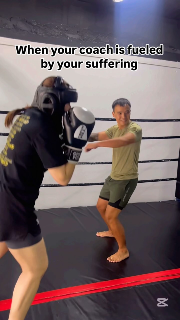Coach says it’s all about hard work… but we all know he just enjoys the suffering.
#NoPainNoGain #Boxing #Boxeo #Fitness #Workout #Training #GymLife #SingaporeBoxing #SingaporeFitness #ActiveLifestyle #SweatItOut #Health #Wellness #MillennialFitness