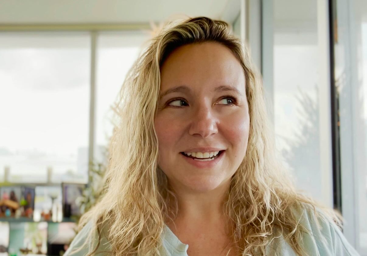 Today we are we are hightling a returning board member Sirena del Mar Andras. Sirena is a Sustainable Brand Strategist and Climate Tech Mentor, empowering mission-driven brands to craft bold, purpose-driven identities that drive real impact.
As the founder of Creative Chi, Miami’s first Certified B Corporation brand agency, she has spent over a decade helping Climate Tech and sustainability-focused businesses translate their vision into powerful brands. A passionate climate activist, Tai Chi resilience instructor, and global voyager, she merges strategic storytelling with visual excellence to help brands not only stand out—but stand for something.
Whether mentoring founders or reshaping the business landscape through purpose-driven innovation, she’s on a mission to create brands that make waves while keeping environmental stewardship at their core.