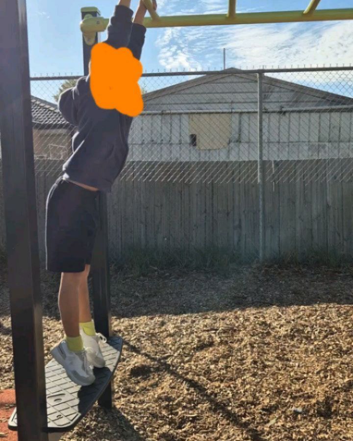 Playgrounds aren’t just for fun—they’re essential for child development! Yes, monkey bars might look scary, but they help kids build strength, coordination, and resilience. With the right guidance and encouragement, children gain confidence in their abilities and develop important motor skills.
5 Benefits of Playground Play:
1️⃣ Motor Skills – Climbing, swinging & balancing improve strength & coordination.
2️⃣ Sensory Processing – Supports balance, body awareness & movement regulation.
3️⃣ Strength & Coordination – Builds core stability, grip strength & bilateral skills.
4️⃣ Social & Emotional Growth – Encourages turn-taking, problem-solving & confidence.
5️⃣ Independence & Resilience – Safe risk-taking helps kids explore & build self-esteem.
At Therapeak Performance, we support kids in moving, climbing, and growing through sports, movement and play-based therapy. Let’s empower children to explore, take on challenges, and build independence!
📍 Visit us: therapeakperformance.com.au
📩 Contact us: info@therapeakperformance.com.au
#childdevelopment #occupationaltherapy #playtogrow #motorskills #resilience #confidencebuilding #paediatricot #melbourne #australia #sportsot #melbourneot