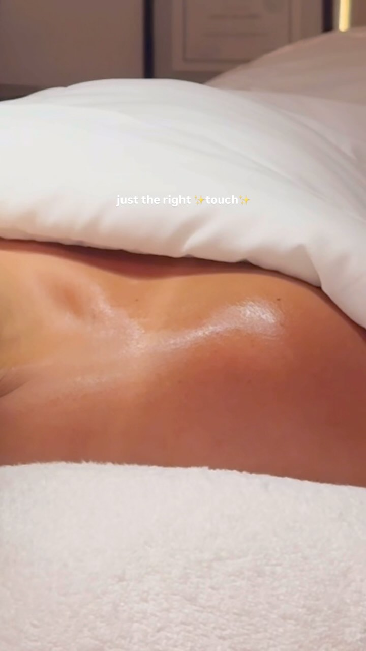 Expect to leave, radiating from within- all throughout ✨
Carefully curated skincare treatments, followed with skin- specific guidance 🤍 KMB
#Christianbusiness #Christianskincare #browardfacials #browardacneclinic #browardacnespecialist #browardacnetreatement #esthiebestie #miamifacials #beforeandafter #facereality #biorepeelbroward #acnescarstreatment #southflfacials #southflskincare