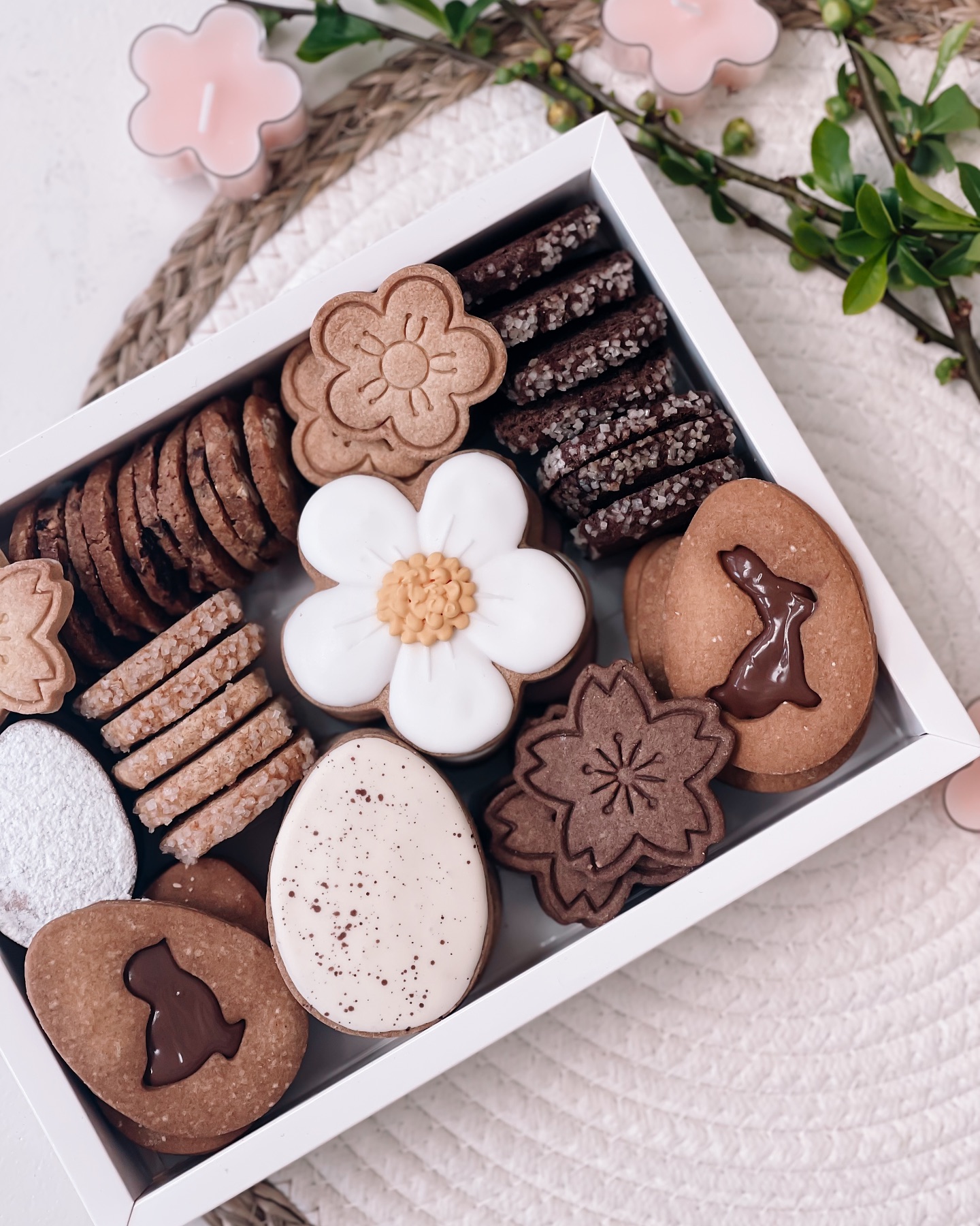 🌸🐇🥚 EASTER🥚🐇🌸
Look who’s back here!? Its Jessy. Et oui, ce n’est pas parce que je ne poste pas que je ne fais rien. C’est justement parce que j’en fais beaucoup que je ne poste pas d’ailleurs 😇
L’offre de Pâques est en ligne 😍
Vous pouvez directement commander sur:
www.fleurdesucre.be/paques25