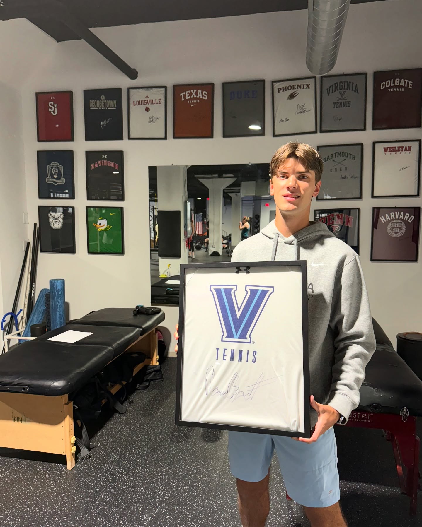Big congrats to @ryan_benoit1106 on committing to play tennis at Villanova University!
From day one in the gym, this kid showed up with relentless work ethic, discipline, and drive. Watching his growth on and off the court has been an absolute privilege. He’s earned every bit of this moment.
The journey doesn’t stop here — it’s just getting started. Proud to have played a part in his development through our @pipehitter_performance program. Villanova is getting a true competitor.
Let’s go, Wildcat!
#Pipehitter #SportsPerformance #TennisGrind #VillanovaTennis #TrainLikeAnAthlete #NextLevel #D1Bound #StrengthAndConditioning