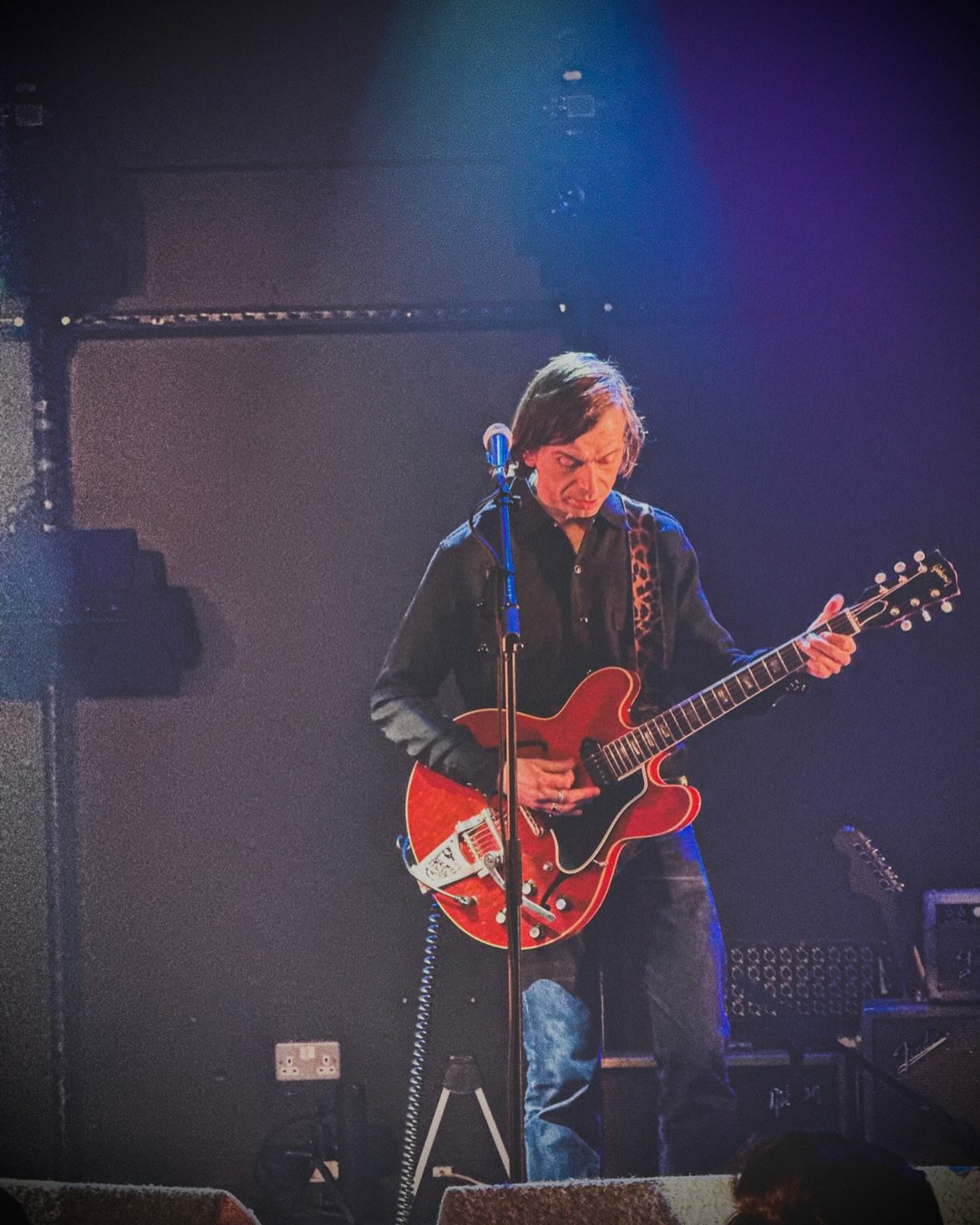 Little Barrie @ Rescue Rooms.
Something a little different - but still vintage guitar related!
Finally had the pleasure of seeing Nottingham’s own @littlebarrie last night and they did not disappoint.
Guitars in order:
- 1962 Gibson ES-330
- Mid-60s (?) Epiphone Casino
- Very cool custom offset (with a wicked Bigsby, of course)