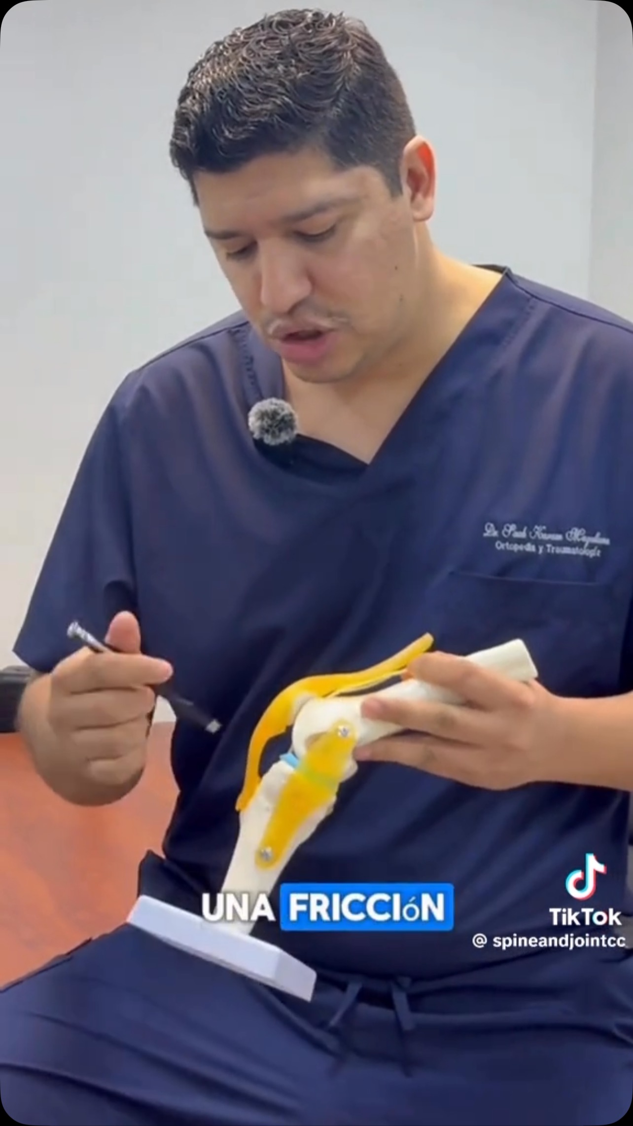 Por qué truena o chasquea la rodilla? Aquí algunas de las principales razones.