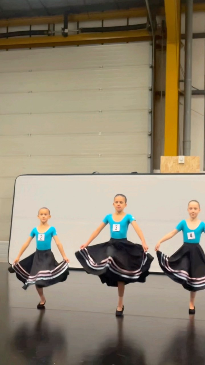 RAD Ballet Classes 🩰
At EMDC we follow the Royal Academy of Dance ballet syllabus, recognised world-wide as one of the most prestigious examination boards for ballet ✨
#radballet #royalacademyofdance #miltonkeynes #dance #miltonkeynesdance #dancemiltonkeynes #miltonkeynesballet #miltonkeynesmums #miltonkeyneskids