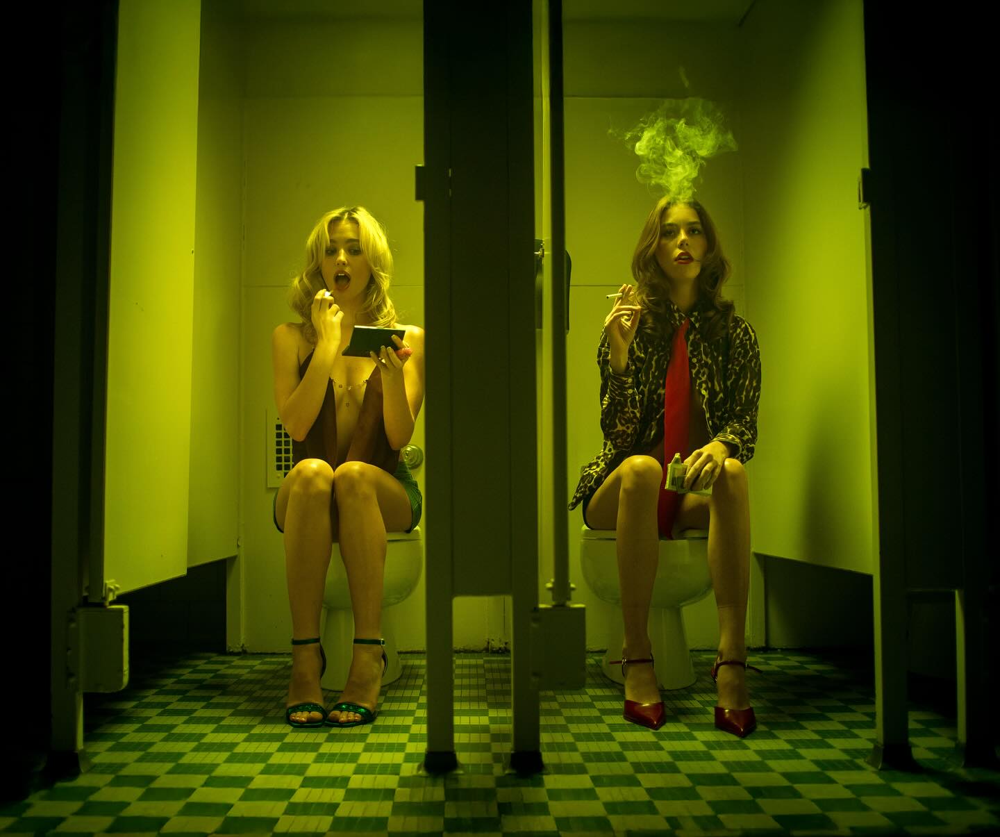 ‘ladies room’
for: @snog.studios
photos by: @grace__roden
models: @emmafgarner @lilia
DP: @raphael_edwards
producer: @chanmijoo_
gaffer: @malloryholst
videography: @andurukim
film photography: @niccolacivita
grip: @filmsbynettie
lesbian consultant: @annabellecotton