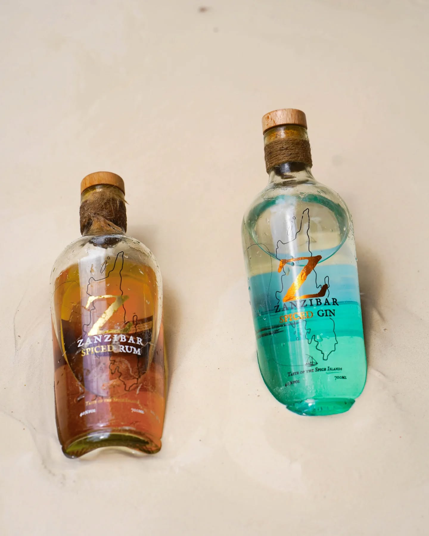 Look what washed up on the beach today...
Zanzibar Spiced Rum & Gin 🥃
It's Zanzibar, in a bottle 🌿
Rum back in stock in Zanzibar from next week! 🙌🏽
📸 @calum_holloway
#tasteofthespiceislands
#zanzibarbeach
#zanzibar
#spicedsips
#spicedrum
#ginstergram
#botanicals
#washedup
#rum
#gin