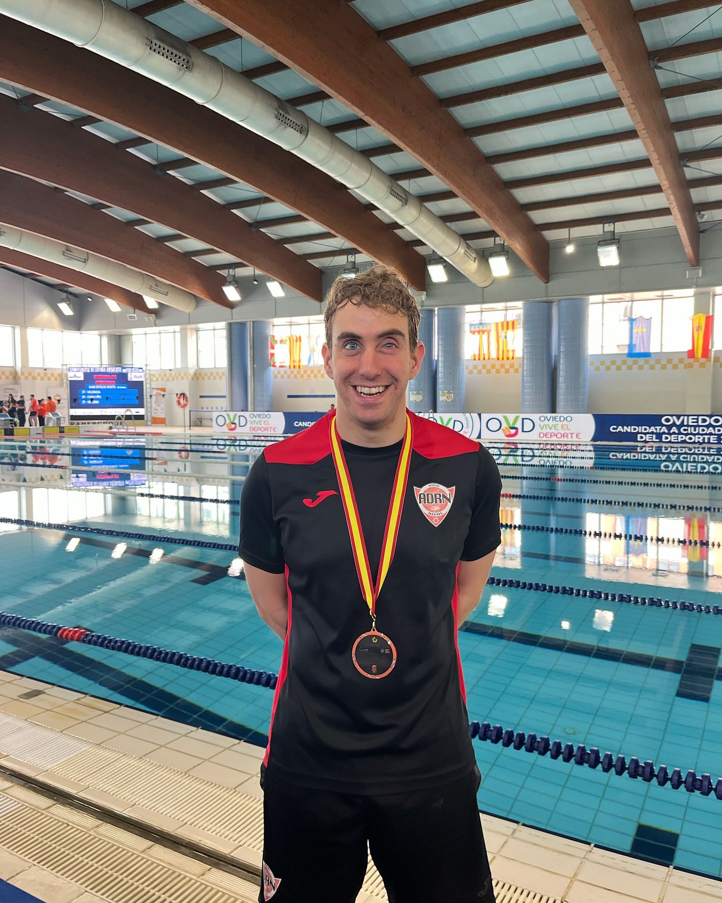 ▪️CTO ESPAÑA ABSOLUTO POR COMUNIDADES AUTÓNOMAS PERSONAS COM DISCAPACIDAD▪️
➡️ Finaliza el campeonato de España celebrado en Asturias (Oviedo) donde nuestro nadador José Ramon Cantero ha representado a la Comunidad de Madrid nadando 🔥
-50 libre
-100 mariposa
➡️ Y nuestro nadador Iván Salguero representando a Navarra nadando 🔥
-50 libre
-100 libre
-400 libre
➡️ Enhorabuena a los dos por conseguir el 1º 🥇 puesto en 100m libre (Iván) y el 3º 🥉 puesto en 50m libre (José) y a los madrileños por conseguir el 3º puesto en la clasificación conjunta
➡️ Gracias como siempre a: @altafitrivassantaana @optica_atenea_optometria @centromaui @diariorivas @aytorivas @rivasactual