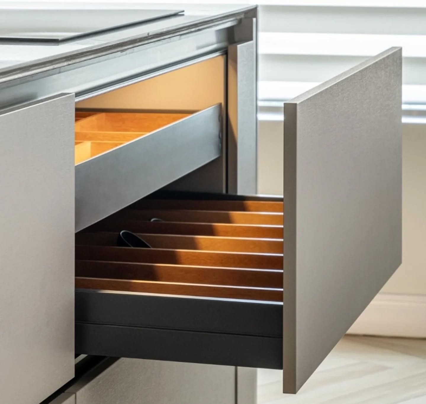 Conheça o Gaveteiro Gourmet da Innovafatto bya boa vista.
Transforme sua cozinha com elegância e funcionalidade. Design moderno, compartimentos inteligentes e acabamento premium.
📸 Inspire-se e descubra a verdadeira sofisticação!
#cozinhaplanejada
#cozinhafuncional
#gaveteirogourmet
#innovafattoplanejados
#Innovafatto
#Boavistaplanejadosoficial
