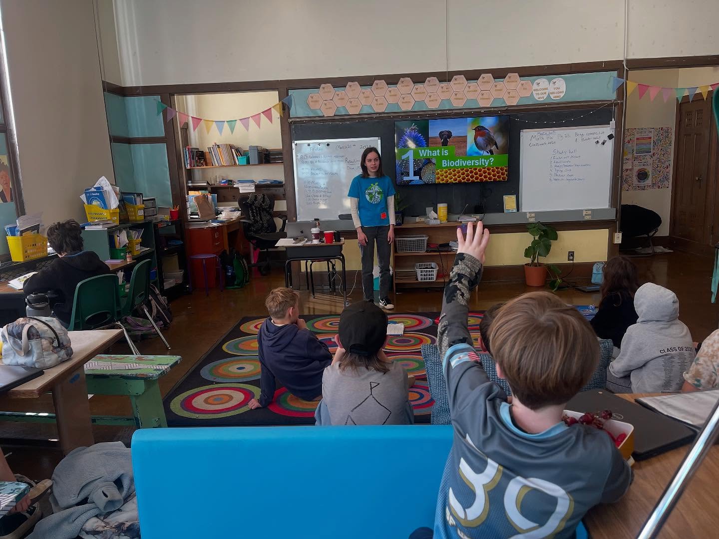 Hello from Alvarado Elementary School! The Nueva team presented to 150 4th and 5th graders and piloted our new video module. Students loved the discussion questions and visual explanations — and planting in the garden was a big hit! 🌱