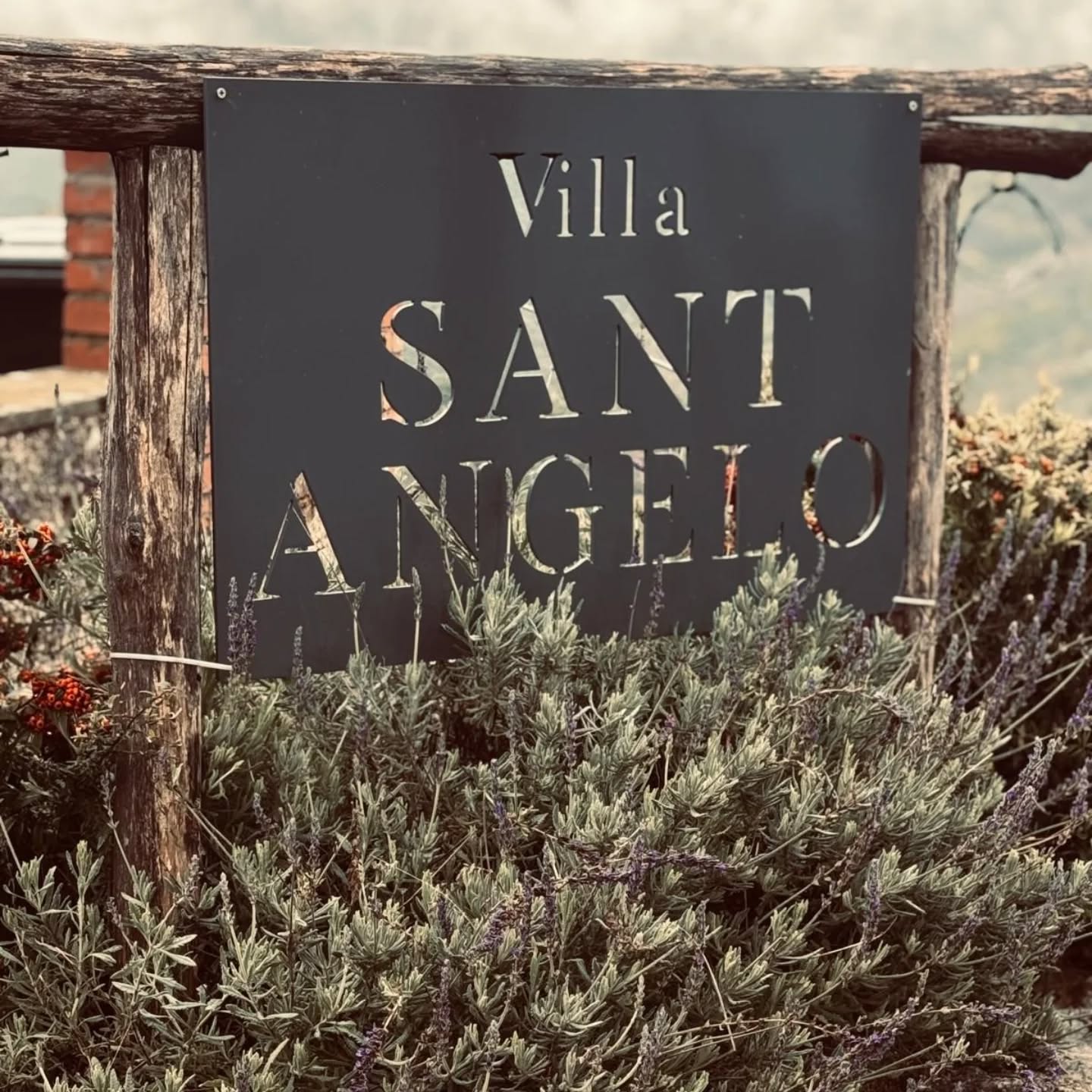 Your spring vacation in Italy awaits you
#santangelovilla #italy_vacations #italytravel #italycountryside #italian_summer #vacation #familyreunion #birthdayparty🎉