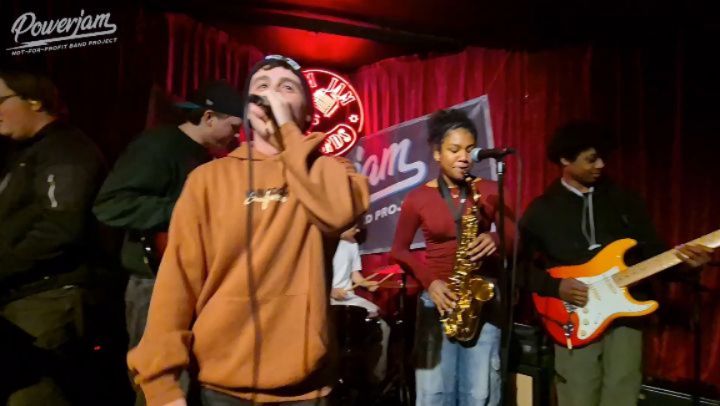 Part 3 of Powerjam Sold Out event @ram_jam_records !! Feat. MadTalk video + swipe for photos of all the Powerjam bands that performed that day!
Thank you @_aftermind for the awesome multitasking and, of course, Ramjam!
Video credit: @qmotivejay & Powerjam
Photo credit @cats.astro & Powerjam
#powerjambandproject #ramjamrecords #kingstonuponthames #Kingston