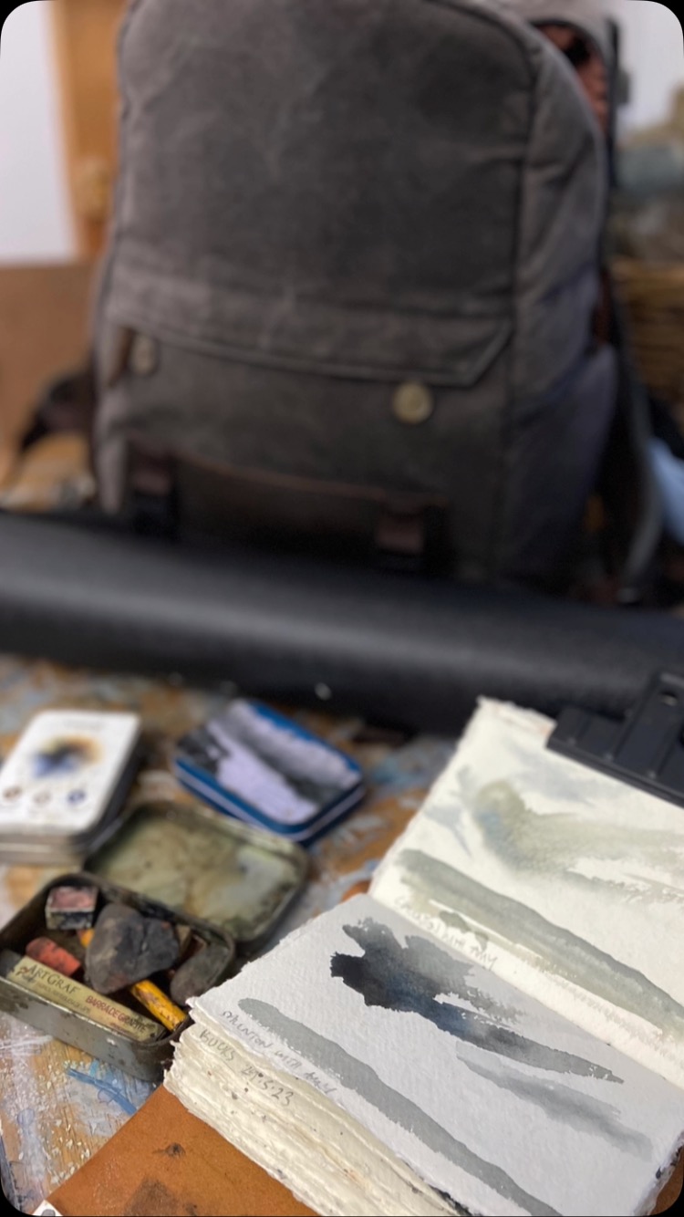 Packing up my sketchwalk backpack, ready for tomorrow’s adventure at Instow!
There’s something so joyful about preparing for a day of drawing, painting, #exploring and connecting with nature.
Can’t wait to soak in the views and capture the beauty of the coastline with @emj_artwork and @seaandwanderlife
#Sketchwalk #Instow #ArtInNature #CreativeAdventure #devonart #natureinspiredart #northdevonartist