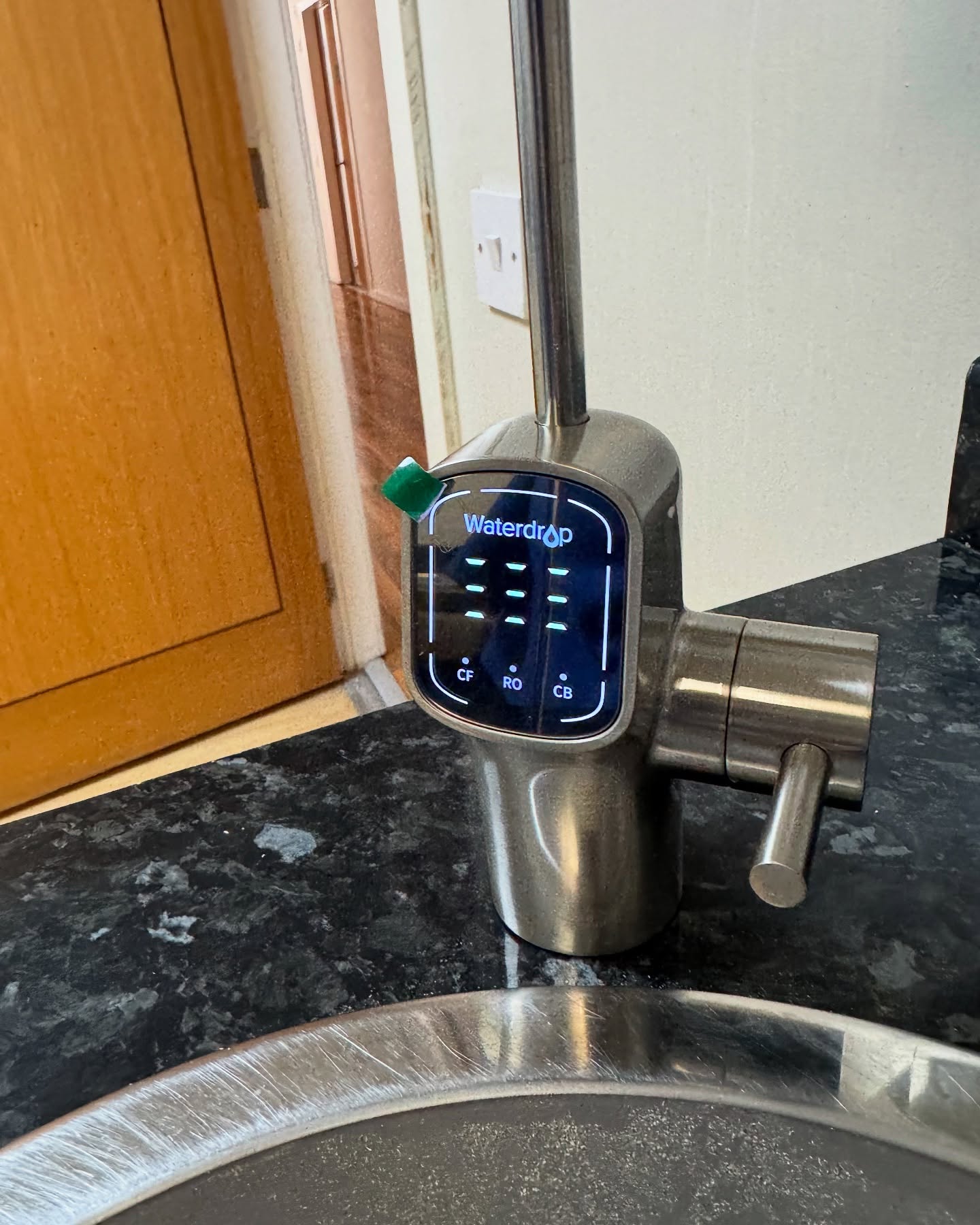 Fitted a reverse osmosis water drop machine in a dentist this week 🦷 #plumber #plumberlife