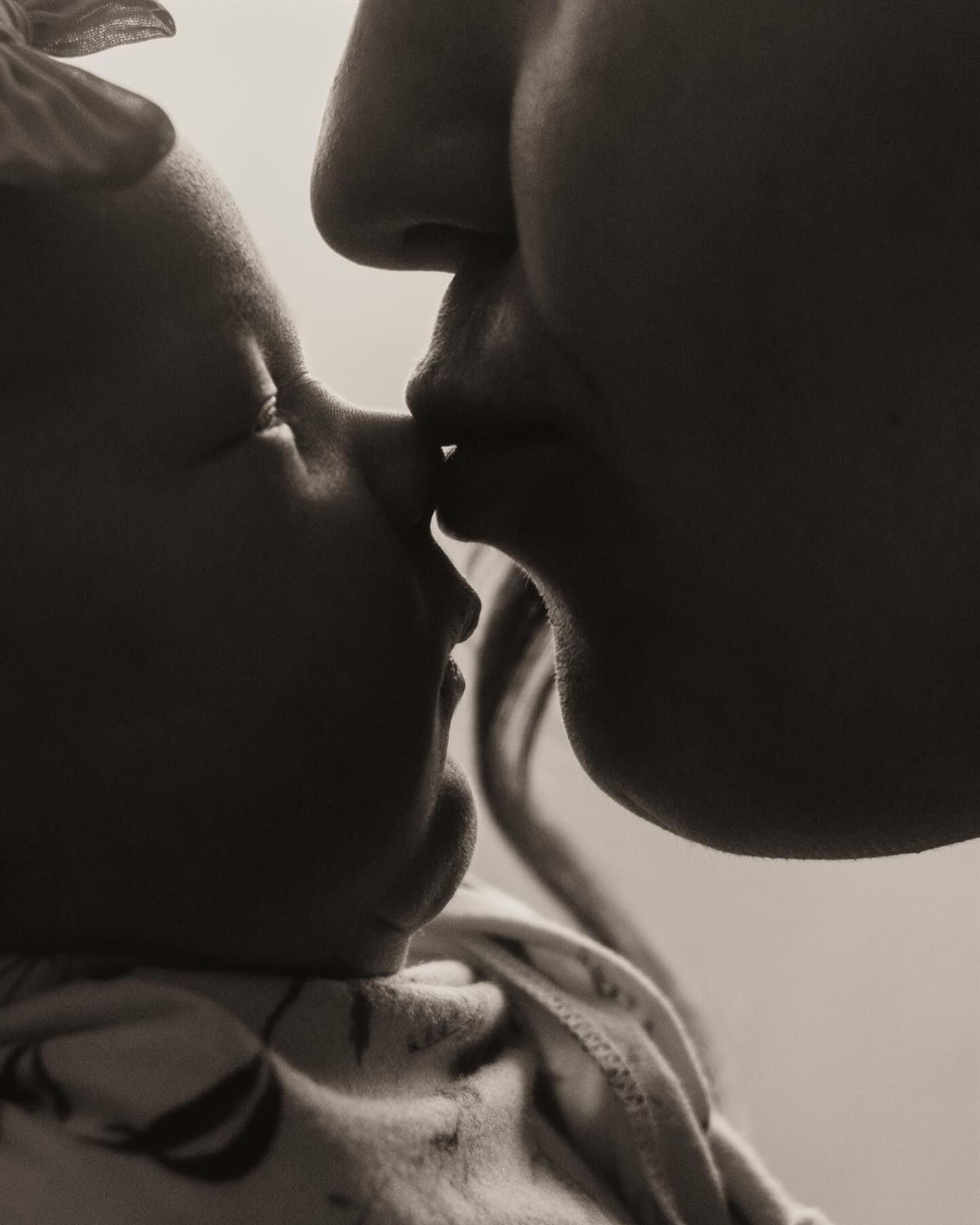 I’ve had the cutest babies in front of my camera lately and decided that it was time to share more of them on my feed. Will never get enough of those tiny details 🥹
-
-
-
-
Columbus photographer, Ohio photographer, Columbus Ohio lifestyle newborn photography