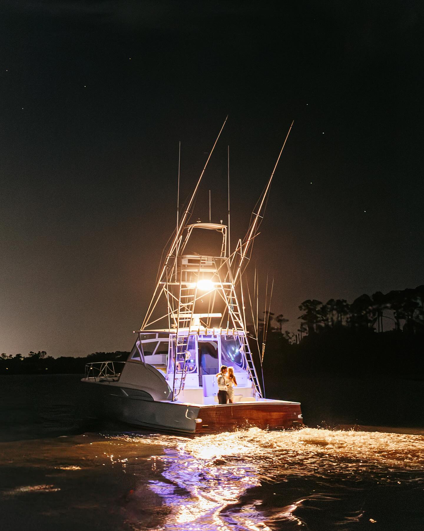 C a r o l i n e + W i l l
4. 5. 25 | S a v a n n a h Y a c h t C l u b
Spring sunshine and a coastal breeze wrapped Mr. & Mrs. Sutton in love all weekend long! Congratulations to these newly weds! Truly THE best weekend as family & friends gathered to celebrate! Here’s to a lifetime of boat rides and sunsets. Enjoy this little sneak peek!!! #ashlyncatheyphotography