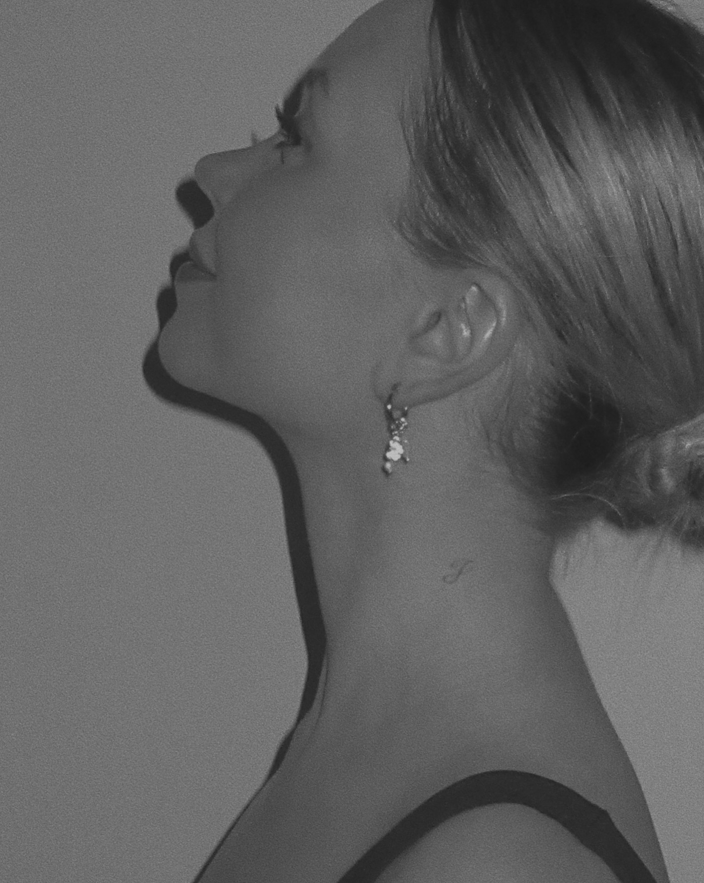 Reverie collection: A Dream of Love & Renewal
Spring brings renewal, a time when love flourishes effortlessly, just as flowers bloom. REVERIE means a dreamy state of mind, a moment of deep reflection or pleasant daydreaming. This collection is inspired by that feeling—of losing yourself in love, in beauty, and in the quiet wonder of renewal. It is an ode to self-love and love in all its expressions. Each piece is a symbol of growth, passion, and the gentle unfolding of the heart. PASSION ignites the soul, fueling dreams and desires. YOURS is a reminder that love begins within. FLOW embraces life’s rhythms. MUSE inspires creativity and connection. PERSEVERANCE speaks to the strength of love through time. BLESSED honors love given and received. GENTLE whispers of kindness. LOVER celebrates the boldness of an open heart. DEVOTION reflects the unwavering commitment and loyalty in love and self-love. Love unfolds with every stage of growth—just as spring brings renewal, love transforms us. Wear JELLEK as a reminder of love’s transformative power, whether you are deepening your self-love, cherishing another, or celebrating the beauty of connection. 🤍