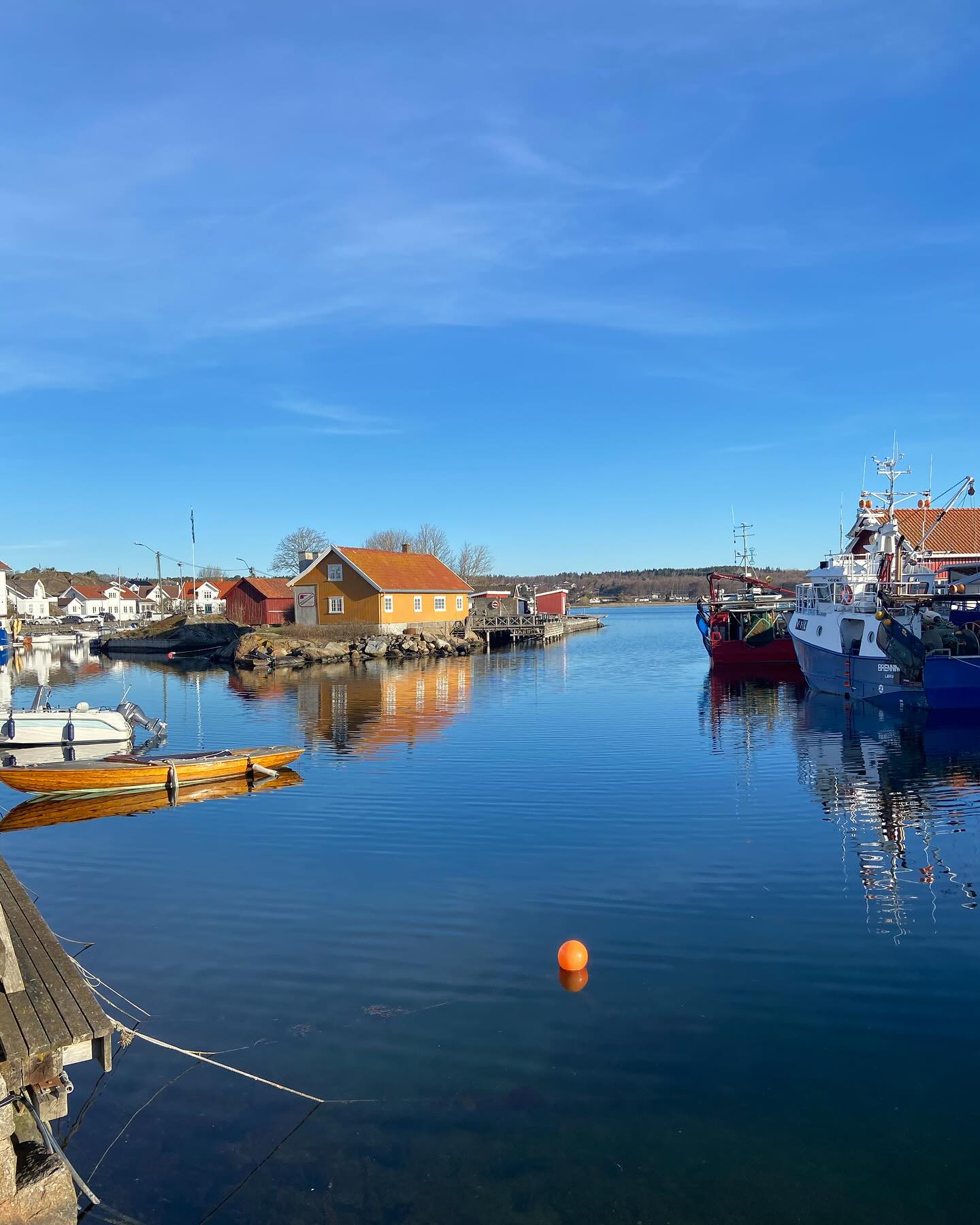 En fantastisk flott dag i Nevlunghavn idag. ☀️
.
#unescoglobalgeopark #visitlarvik #badehotellet #kystnorge #sjærgård #coast #nevlunghavngjestgiveri #visitvestfold #geanorvegicageopark #kyststi #opno