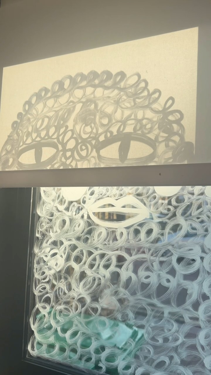 Good morning! ☀️ @astridchesneyart window doodles making shadows on the blinds 👀