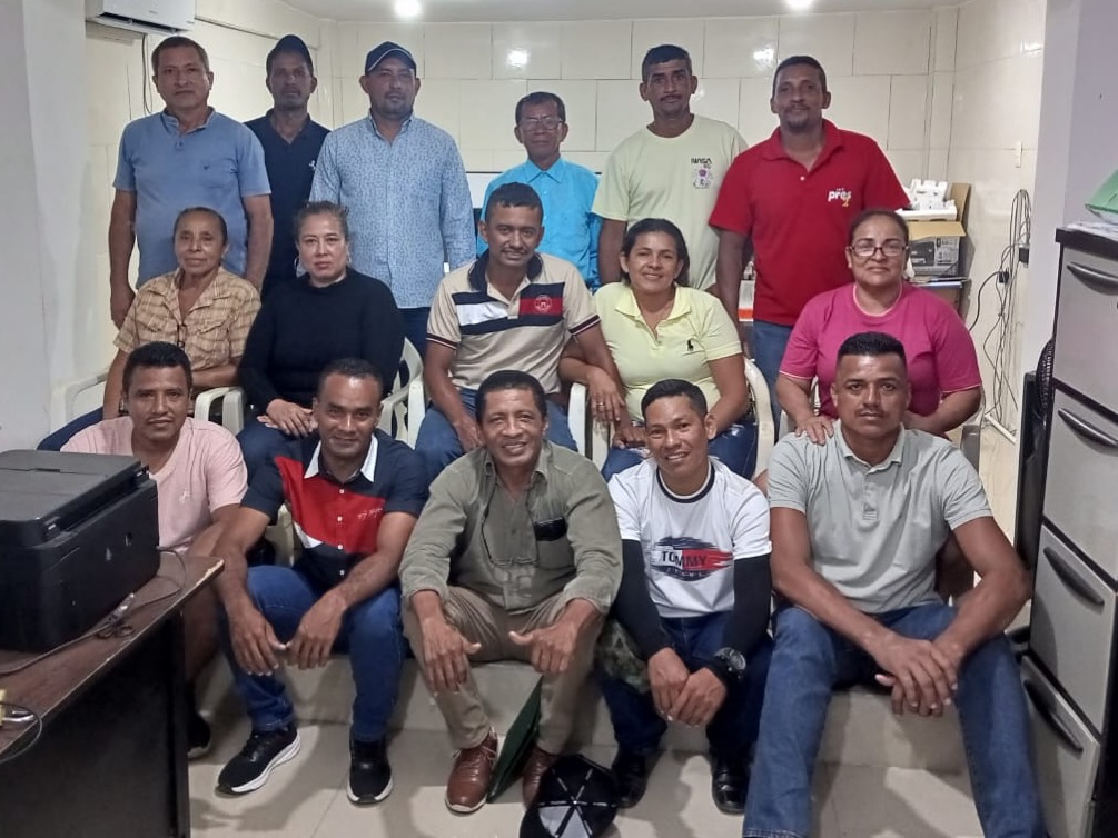 La unidad es nuestra fuerza.
En Babahoyo, el pasado domingo 23 de marzo, dirigentes bananeros de Los Ríos nos reunimos para preparar las actividades y acciones de este año. Por el respeto al agricultor.
#Fenacle