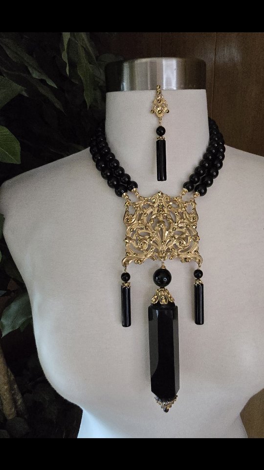 This is how you win the day...or the night! 💕
Live Your Jewelry Dreams!
#whatwillicreatenext #jewelrydesigner #handcraftedjewelry #boldjewelry #beadaholic #statementjewelry #runwayjewelry #statementnecklaces #beautifuljewelry