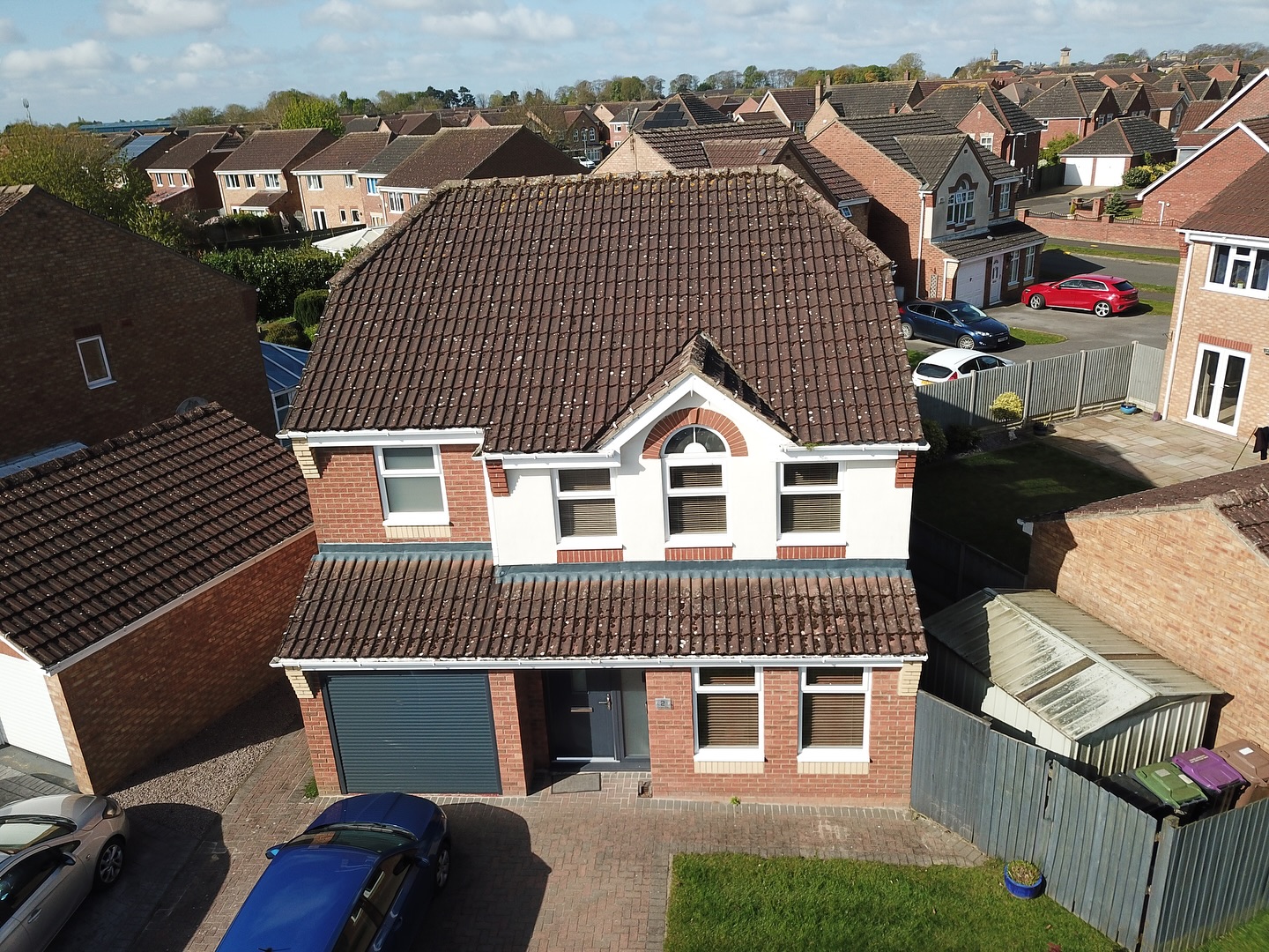 Another day… another roof clean 😮💨🔥
This weather making all the difference 🙌🏼☀️