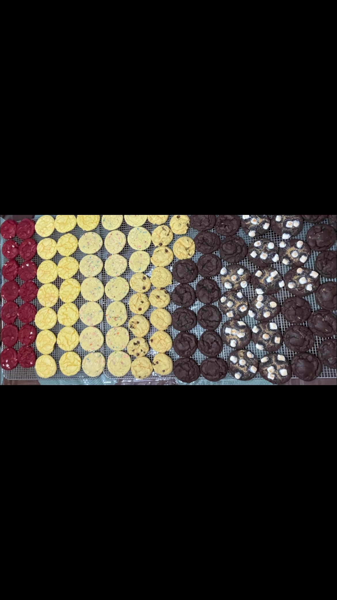 Cookies for days! #grannysgoodiesbakery