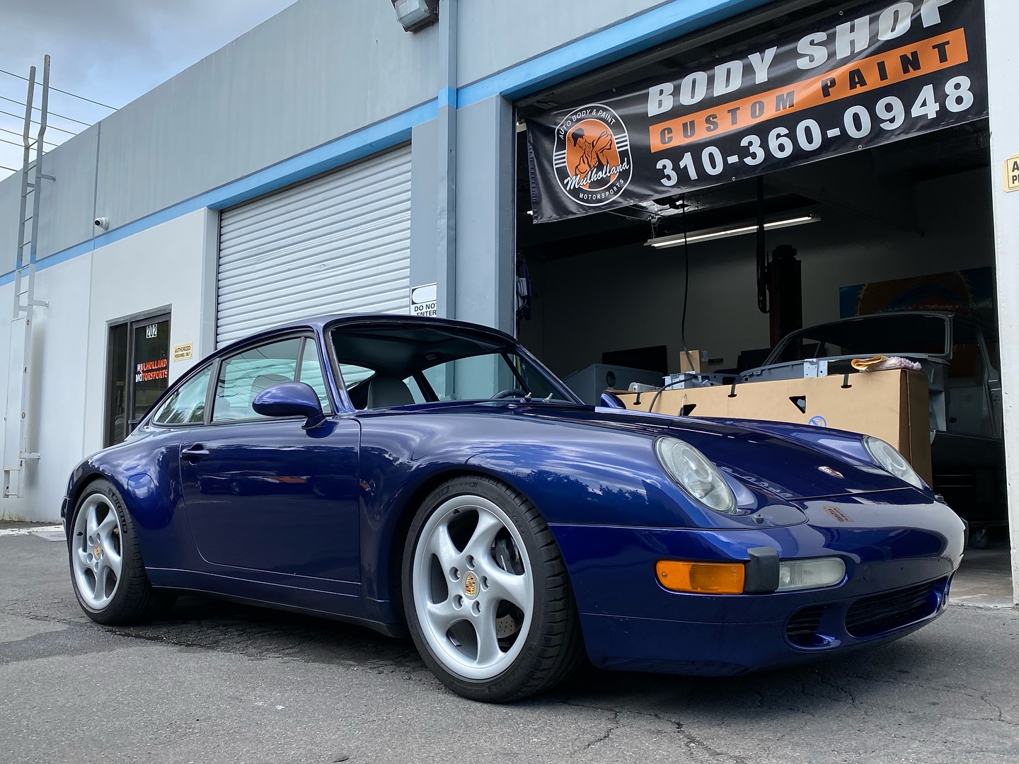 Love the depth of Iris Blue Metallic #porsche. There’s no better feeling than making this cutie look and feel like it’s 1997.
#mulhollandmotorsports #newburypark #paintshop