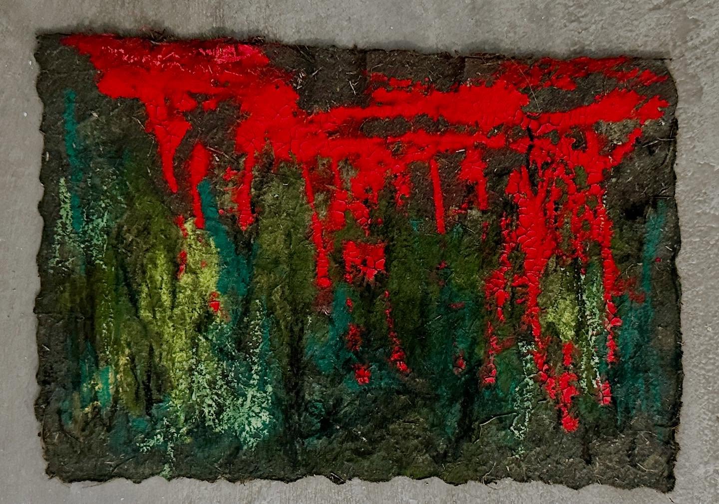 Carvão, pastel seco e acrílica sobre papel artesanal reciclado de bagaço de cana preto, 48 x 62cm .