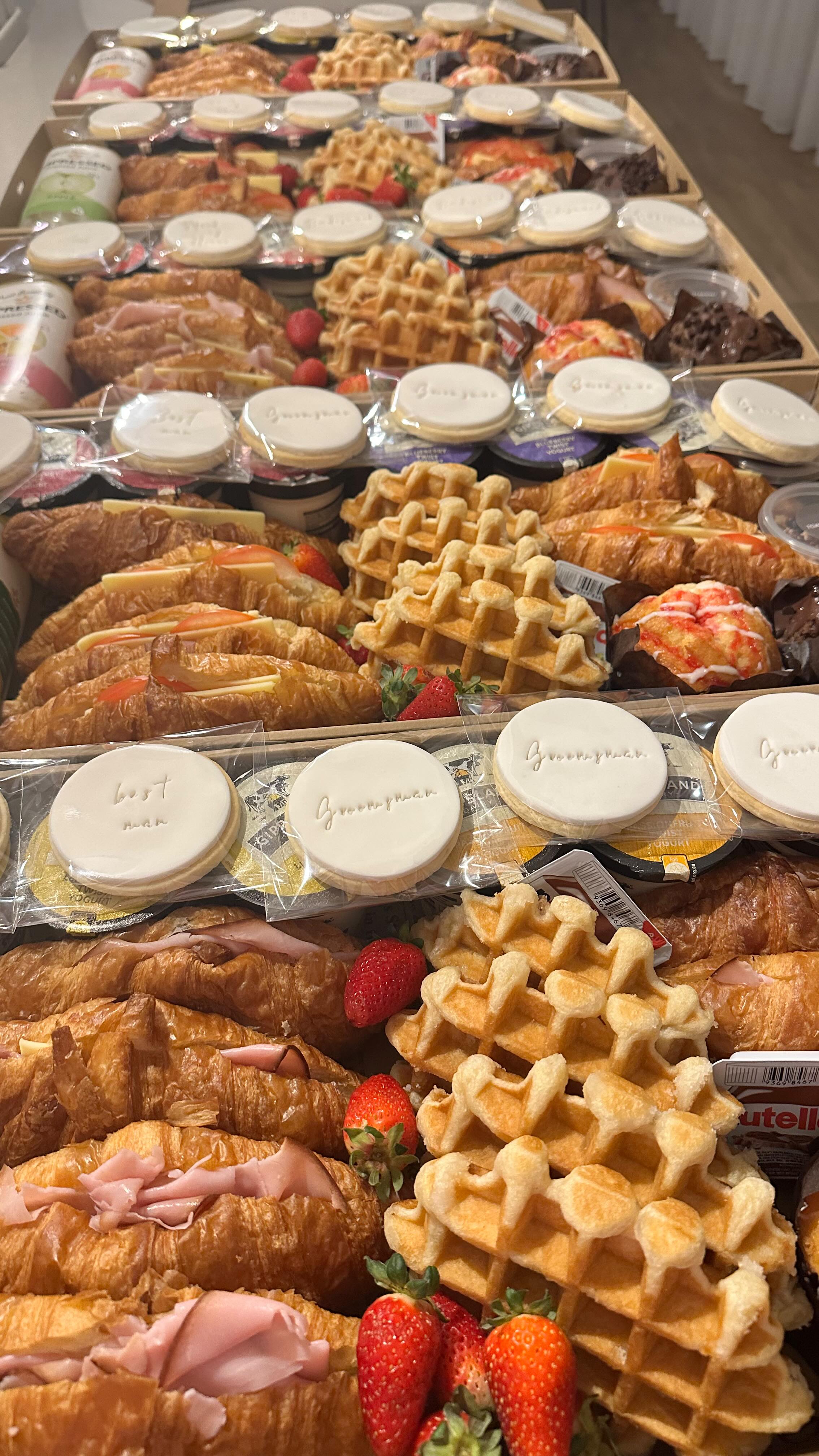 Bridal & Grooms Breakfast boxes
.
.
.
.
.
#breakfast #weddingmorning #grazingbox #charcuteriebox #grazingtables #grazingtable #grazingboard #grazingplatter #grazingtablesandcheeseboards #weddinggrazingmelbourne #weddinggrazingmelbourne #melbournegrazingtables #grazingtablesandcheeseboards #grazingplatter #grazingboard