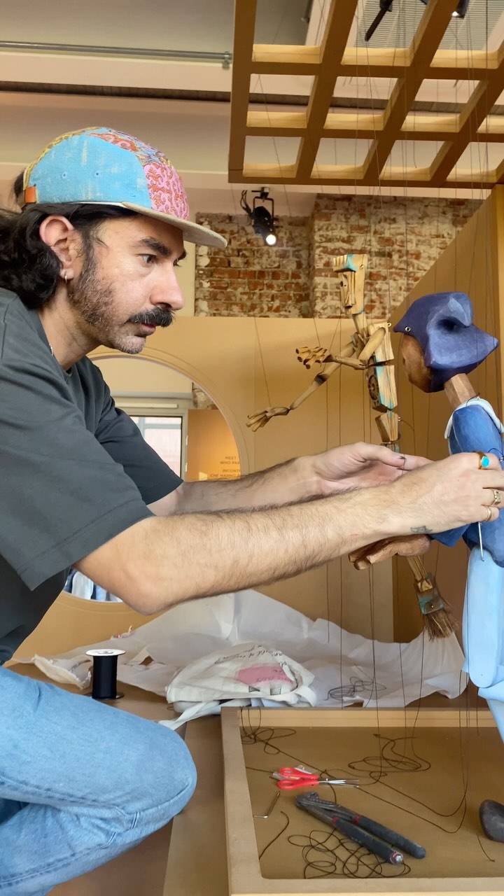 A sneak preview of the installation of our @homofaber duo creations at Milano Design Week, two new puppets by @ash.appadu and @buddyollie.
Check them out 7-13 April at House of Switzerland Milano, Casa degli Artisti, amongst 22 other amazing works by the Master Artisans and Fellows.
More to come soon.
#milanodesignweek #milano #milandesignweek #homofaber #michaelangelofoundation #marionettes #puppets #puppetry #puppetdesigner #design #pupi #puppetsofinstagram
