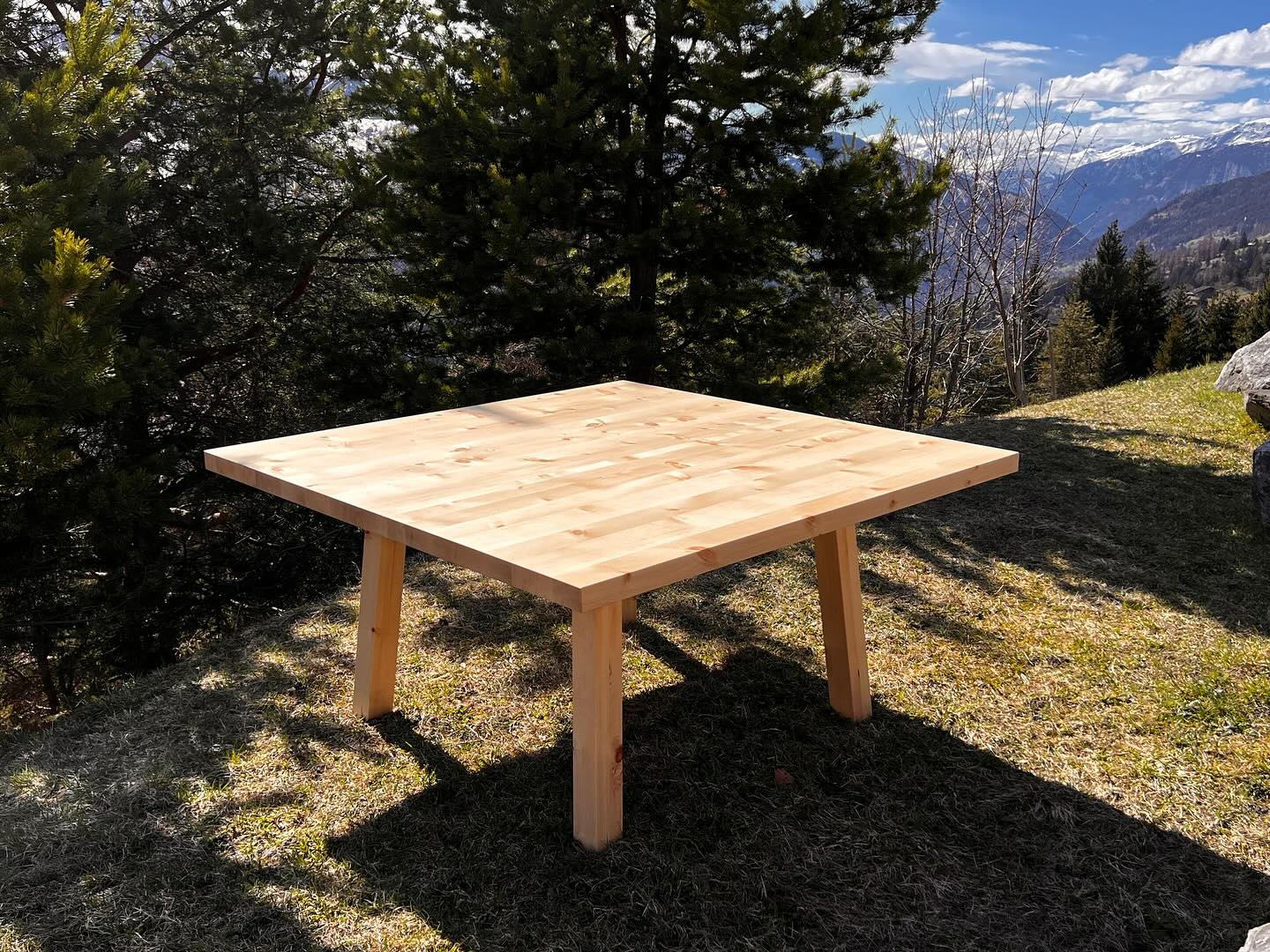 #juonag #arvenholz #arventisch #massivholz #arve #arvenmöbel #arosa