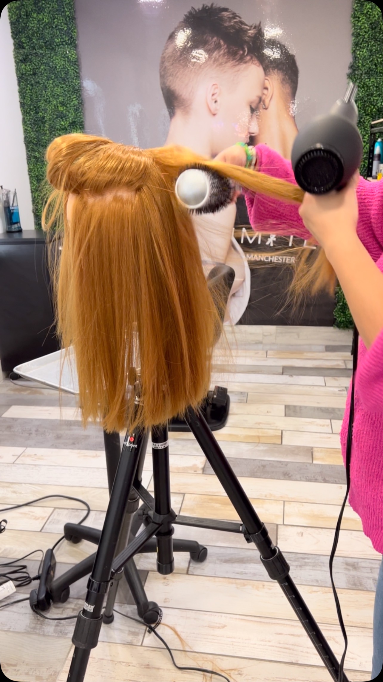 Paolo’s first haircut as an apprentice @hairbypaola2025 @glynnjonessalon @glynnnjonezzz
.
.
.
.
.
#apprentice #hairstylist #hairsalon #glynnjonessalon #dmvhair #dmvstylist #alexandriava #dmvsalon