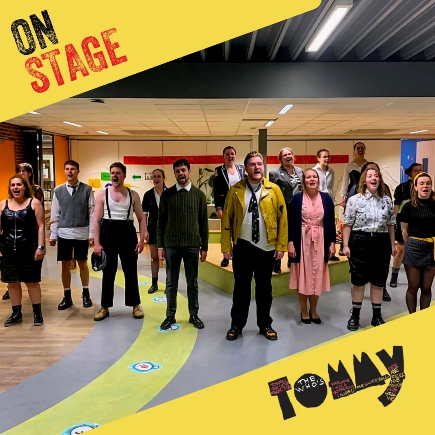 Gisteren hebben wij onze laatste reguliere repetitie gehad. Tommy is klaar voor het theater! Vanaf volgende week dinsdag nemen we intrek in @clubsmederij en vrijdag de 11e spelen we daar onze première! We hebben onwijs veel zin om ons jubileumstuk met jullie te delen!
Tot volgende week!
📸 Kees Bekkers
--------------------------------------------------------------------------
#thewhosTommy #thoWho #tommy #theaterintilburg #onstage25jaar #jubileumvoorstelling #musicalintilburg #flipperkoning #pinballwizard #laatsterepetitie #readyfortheSmeddy #totvolgendeweek
