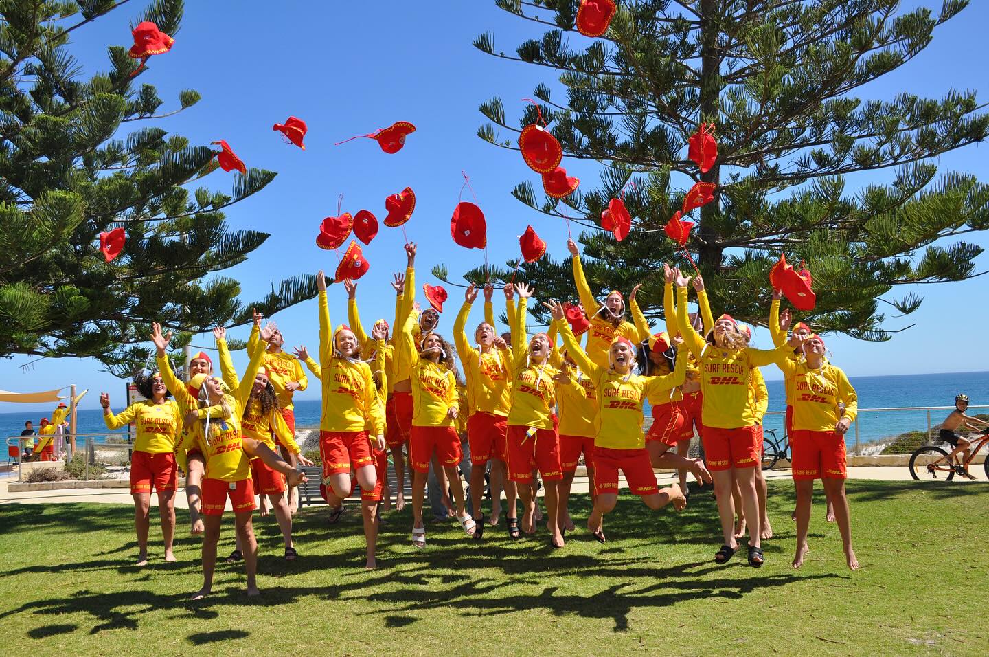 🥉Swanny Bronze🥉
Big welcome to Swanny’s newest life savers! Completing their Bronze Medallion and ready to join us watching the beach in their new red and yellows. ⛱️
Huge thanks to the assessor’s for volunteering their time, all of the Swanny trainers. 👏
#swanny #bronze #snslsc #slswa #swimbetweentheflags #swanbourne #nedlands #ourbeach #mybeach #surfrescue