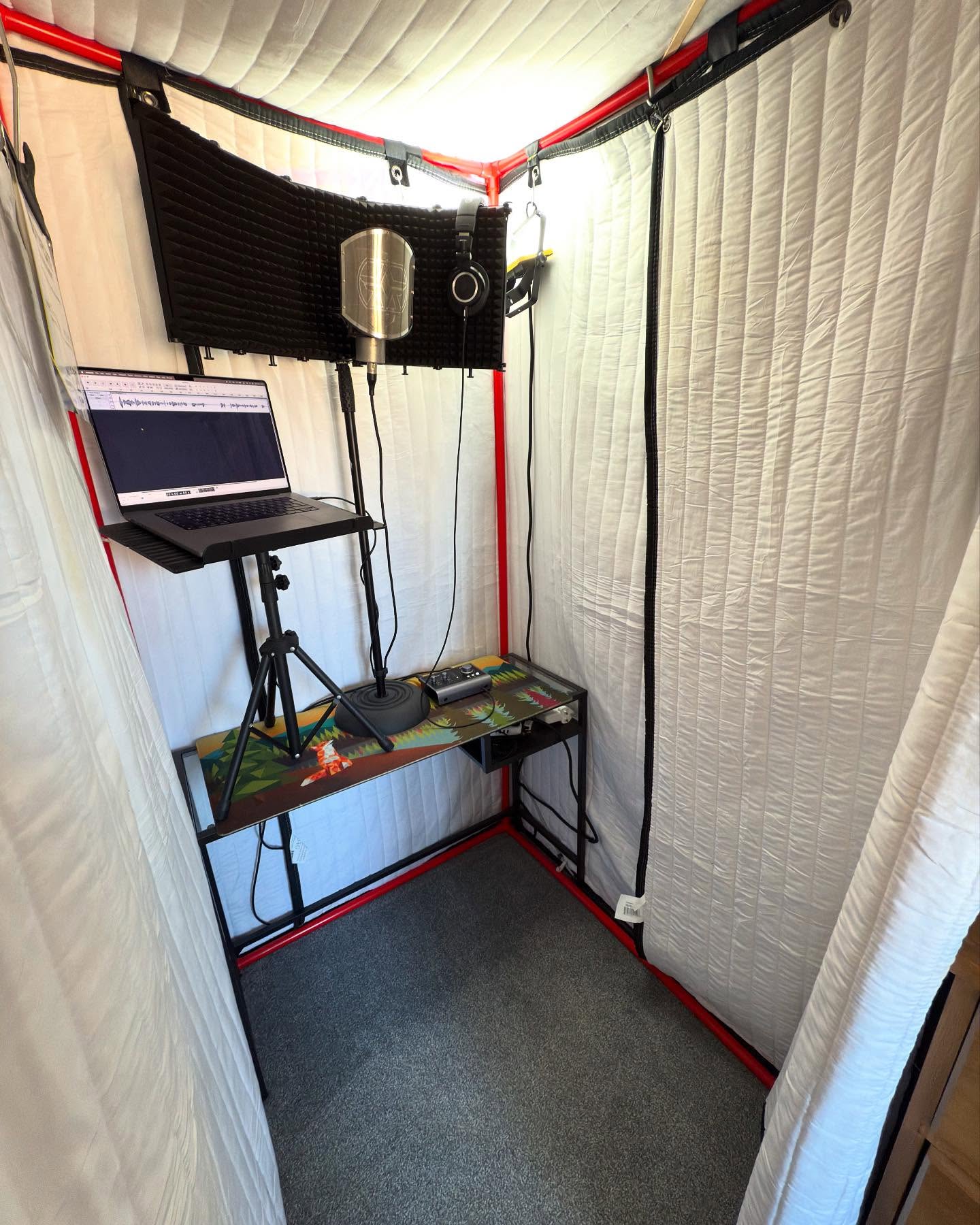 Boring stuff first, booth all cleaned up, less boring stuff second… cats, one of them even floats!
#Acting #VoiceActing #Actor #VoiceActor #HomeStudio #HomeRecording #VoiceOver #VocalArtist #Blog #ActingBlog #VO #VocalStudio #VoiceProduction #VocalBooth #Theatre #TheatreActor #ImmersiveTheatre #MusicalTheatre #Musical #actingclasses #actingclass #actingcoaching #cats #cats_of_instagram #cats_of_world #catsdaily #catsofinstagram