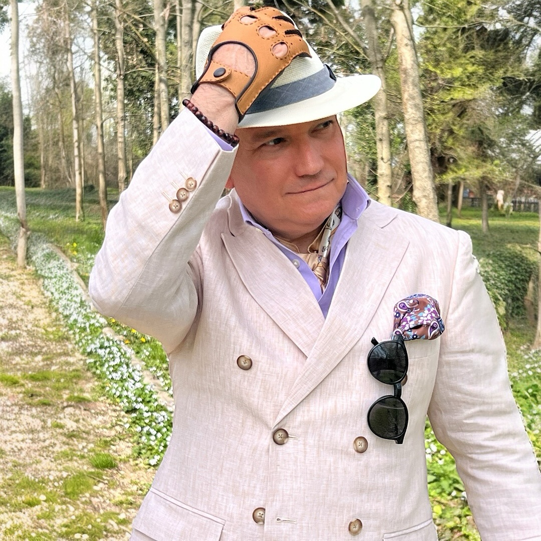 Végre itt az igazi tavasz! 🌸🌸
Spring is finally here! 🌸🌸🌸
Öltöny: @hockerty_official
Kesztyű: @karmagloves
Stílus: @tiborstiluslapja
#tiborstiluslapja #stílus #stilustanacsado #stílustippek #TSL #hockertymen #suitswag #meadtomeasure #stílusostavasz #gentleman #dandy #dandystyle #fashion #fashionblogger #hungary #ootdfashion #mfw #pfw #likeforlikes