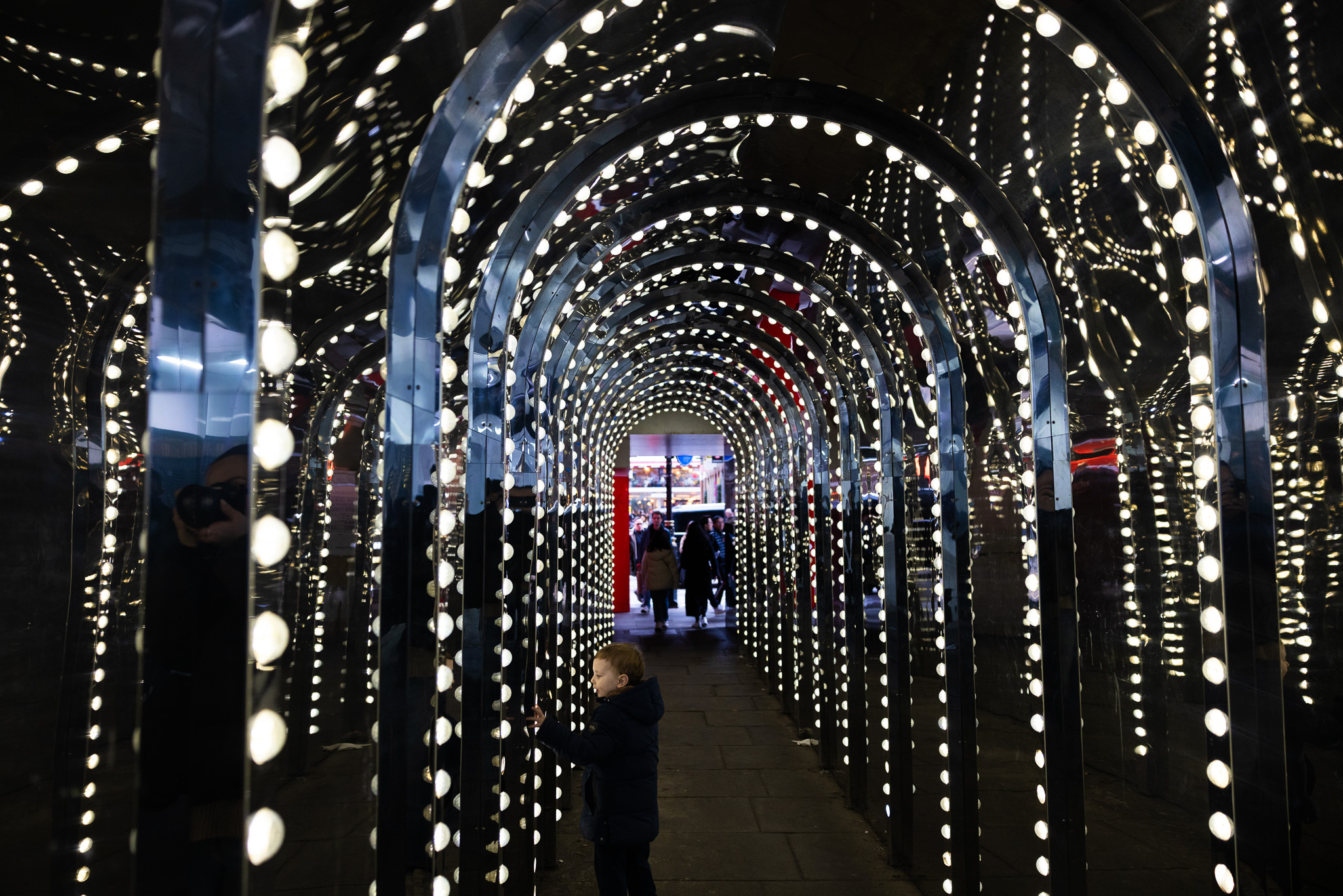 β¨ Through the eyes of a 3-year-old, everything is pure magic. Feels like stepping into another world! π« #London #TunnelOfLight #LondonPhotographer #SurreyPhotographer"