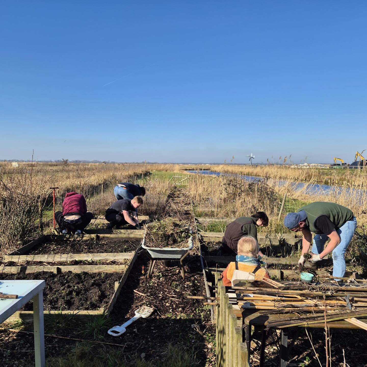 The Cottage garden is getting A LOT of love this spring 💚💚💚 Our Tuesday garden team - led by Co & Roos - is on fire! We can’t wait for all the good stuff to grow and make its way to our kitchen 😋
